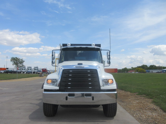 2027 Freightliner 114SD+ - image 2 of 6