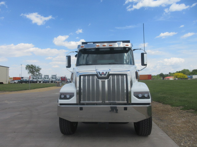 2027 Western Star 47X - image 2 of 6