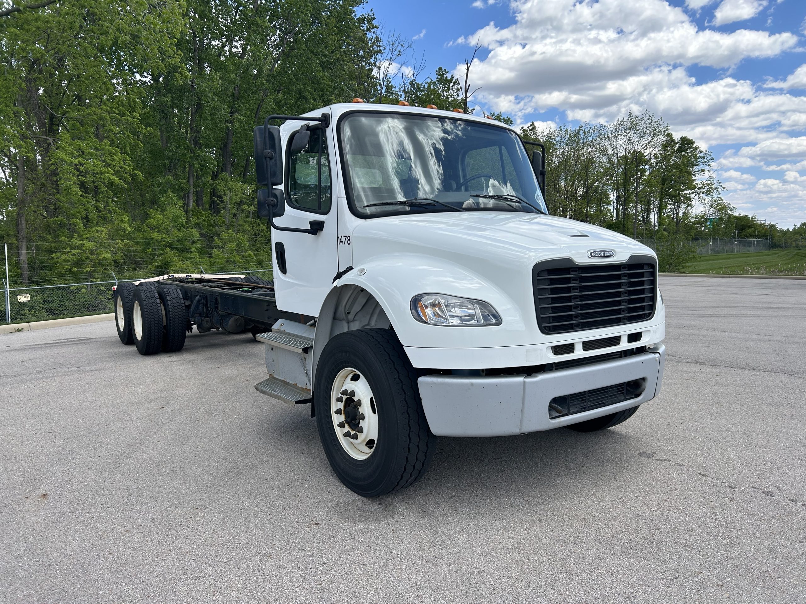 2022 Freightliner M2 106 - image 1 of 5