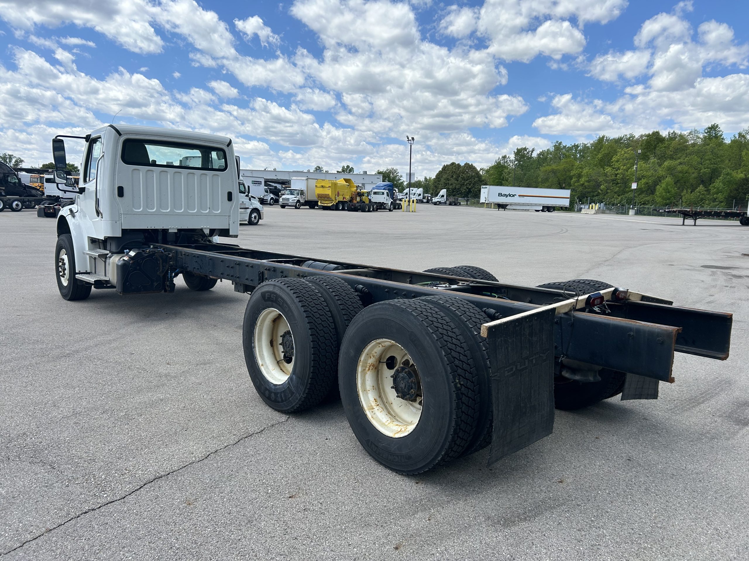 2022 Freightliner M2 106 - image 4 of 5