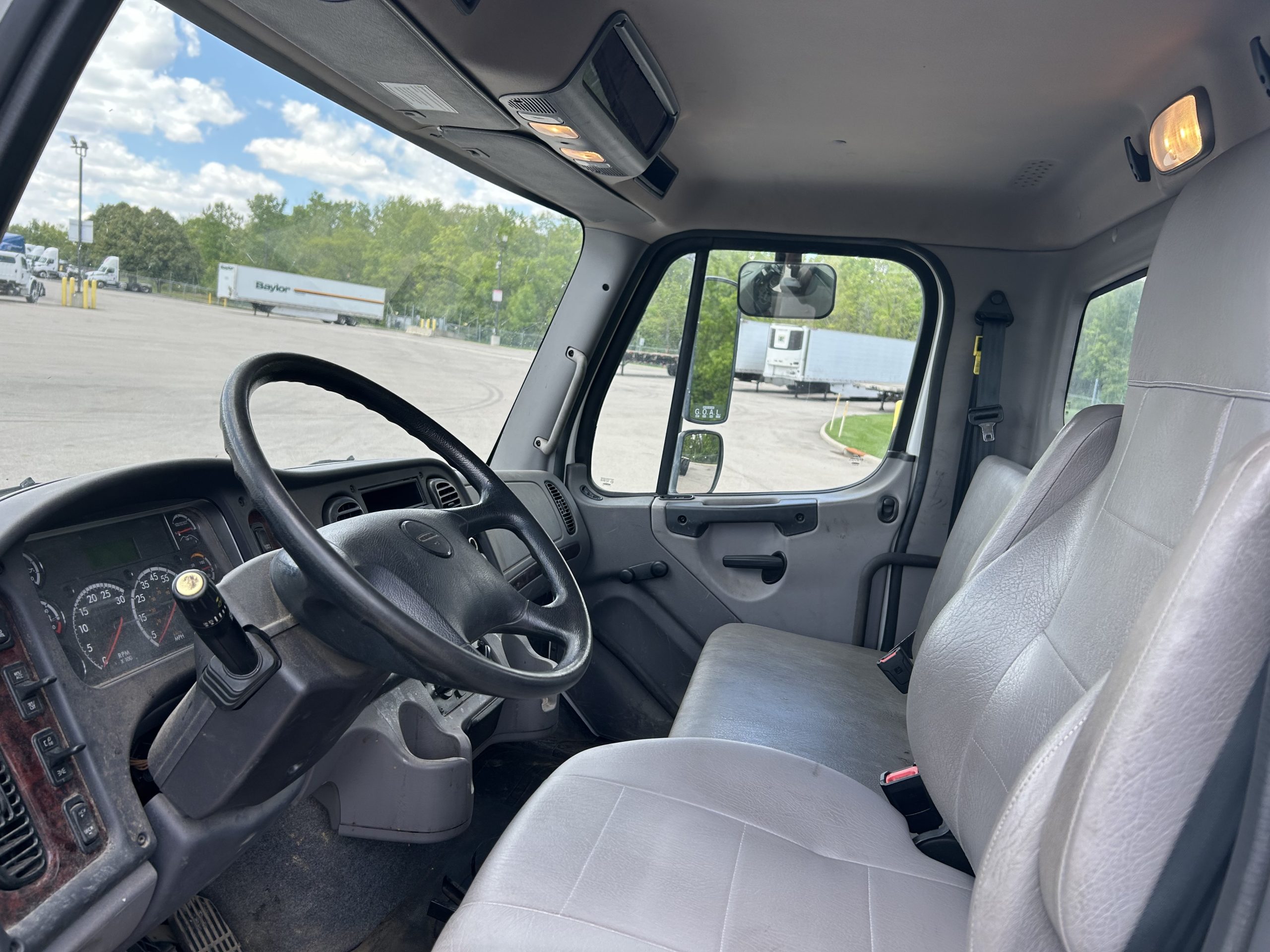 2022 Freightliner M2 106 - image 5 of 5