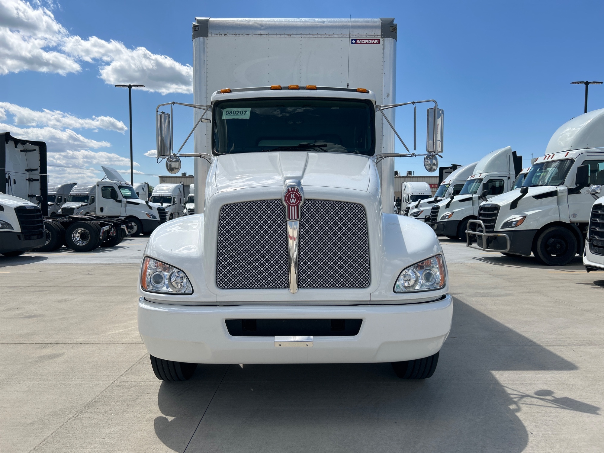 2022 Kenworth T270 — photo 4