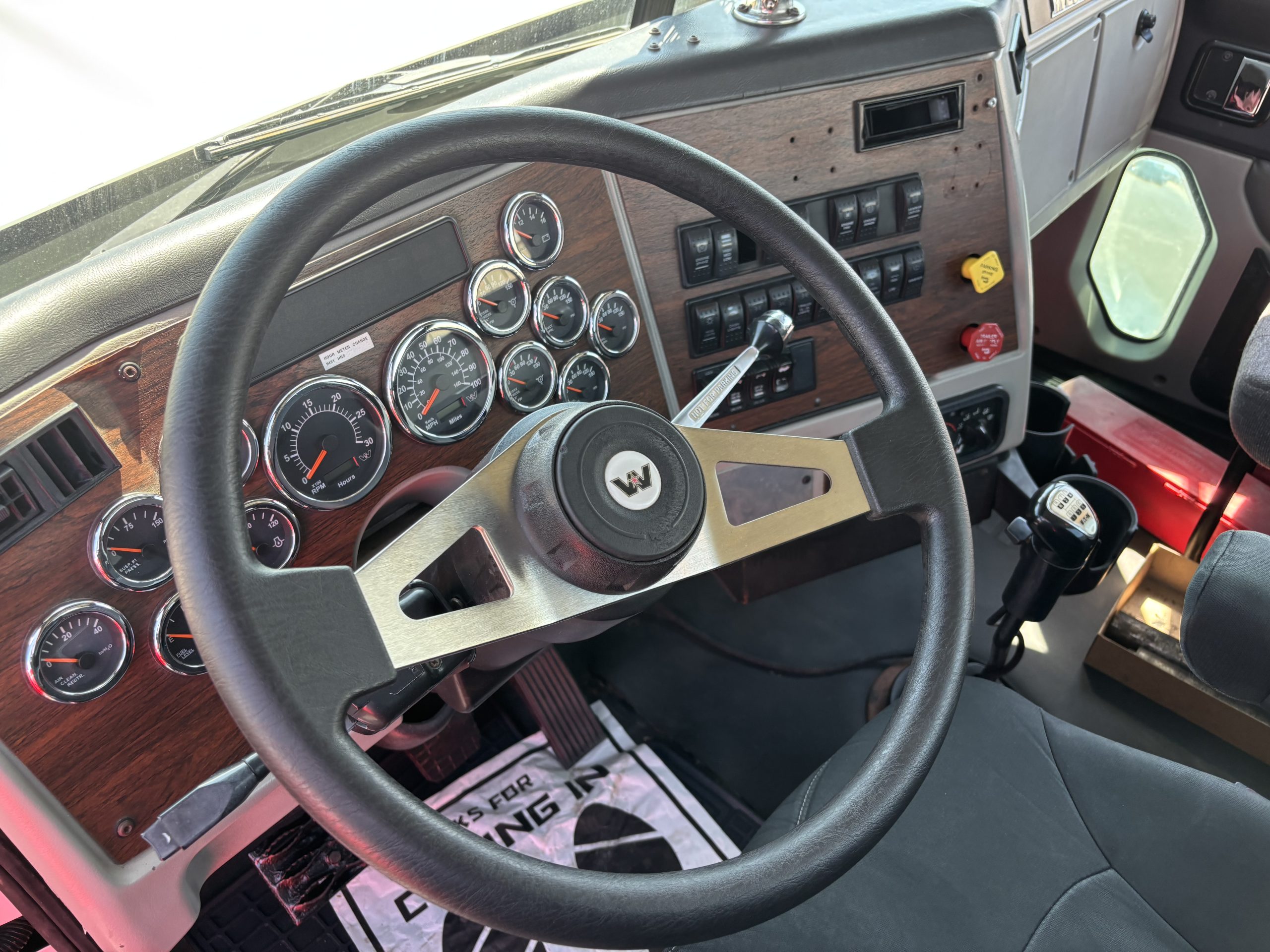 2016 Western Star 4900SA - image 3 of 4