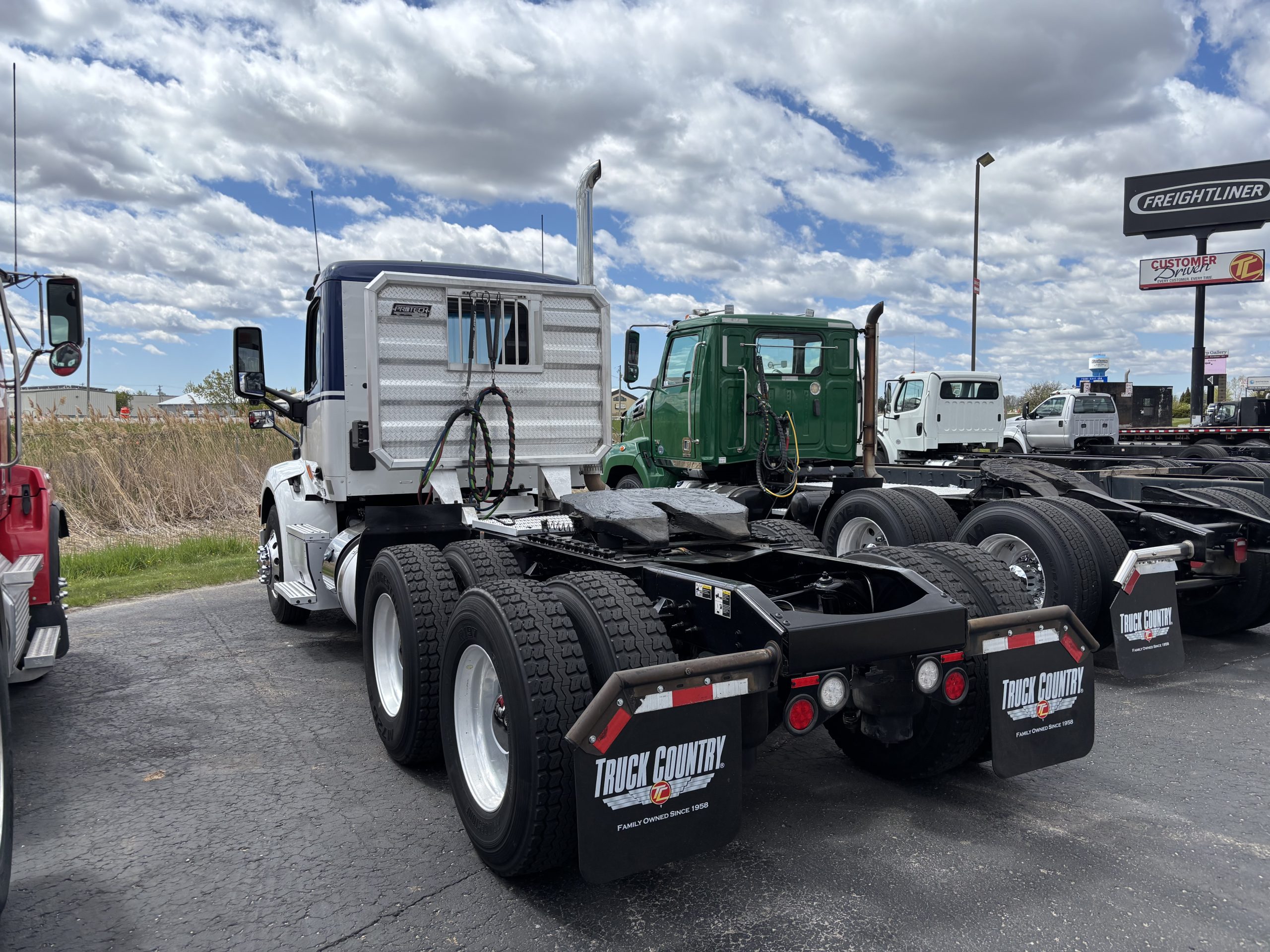 2019 Peterbilt 579 - image 6 of 6