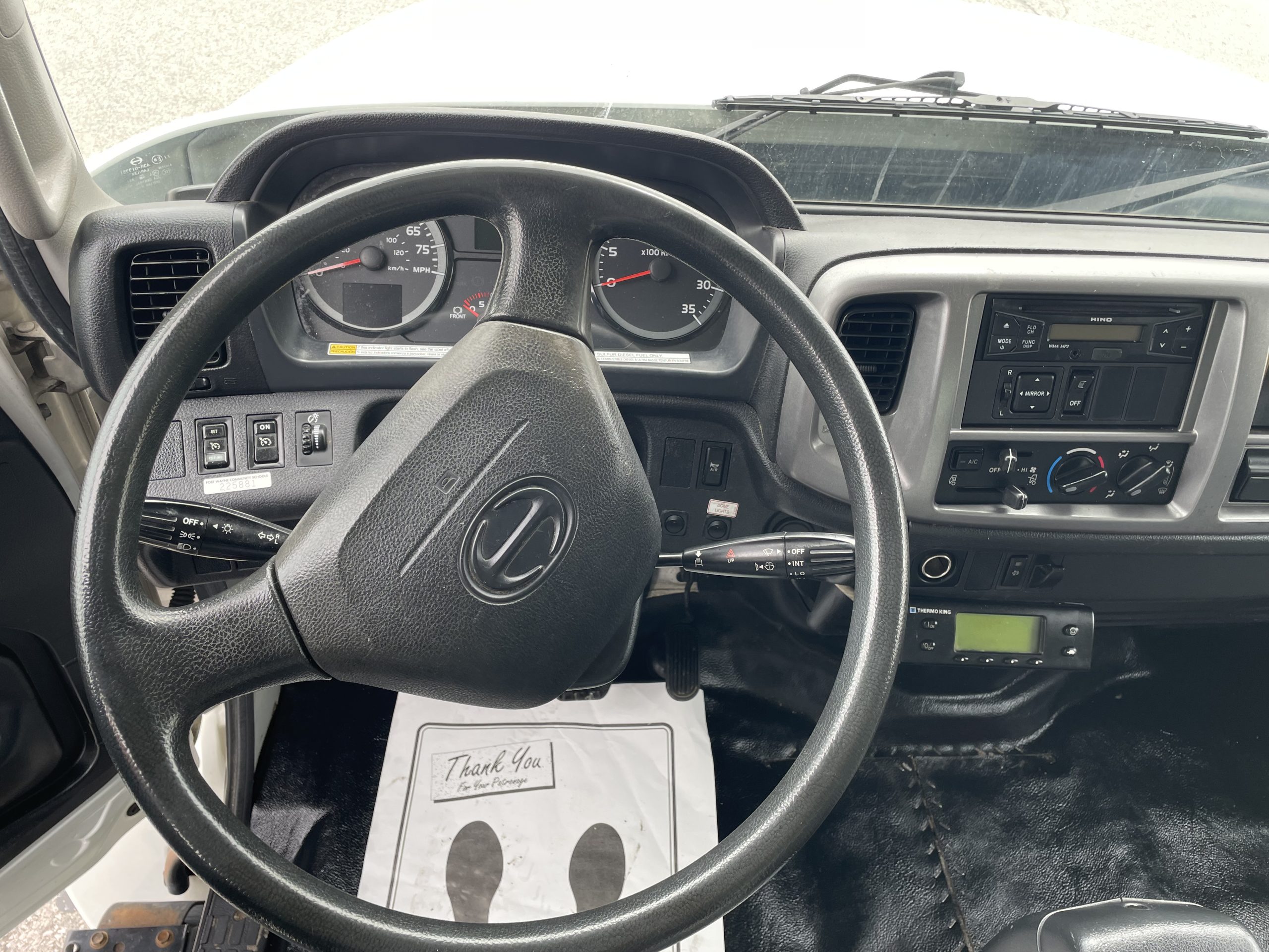 2016 Hino 268 - image 1 of 6