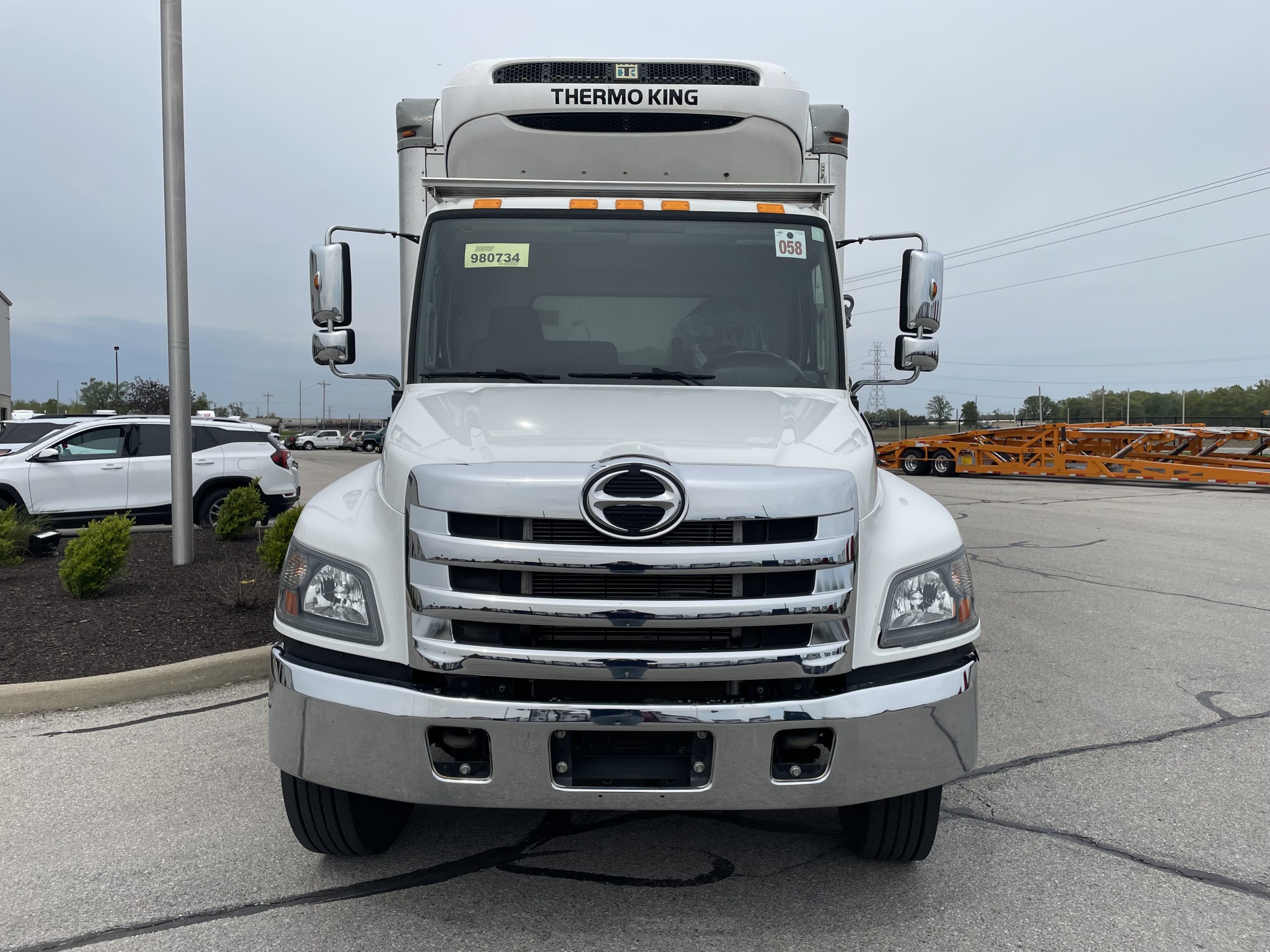 2016 Hino 268 - image 6 of 6