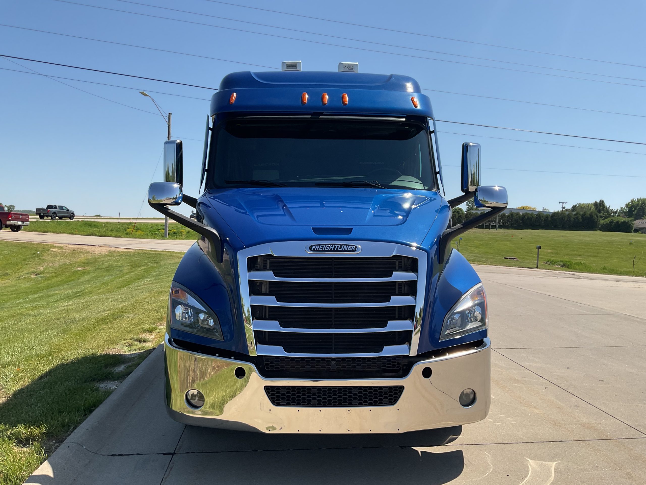 2020 Freightliner PE116 2020 Freightliner PE116 - image 2 of 6