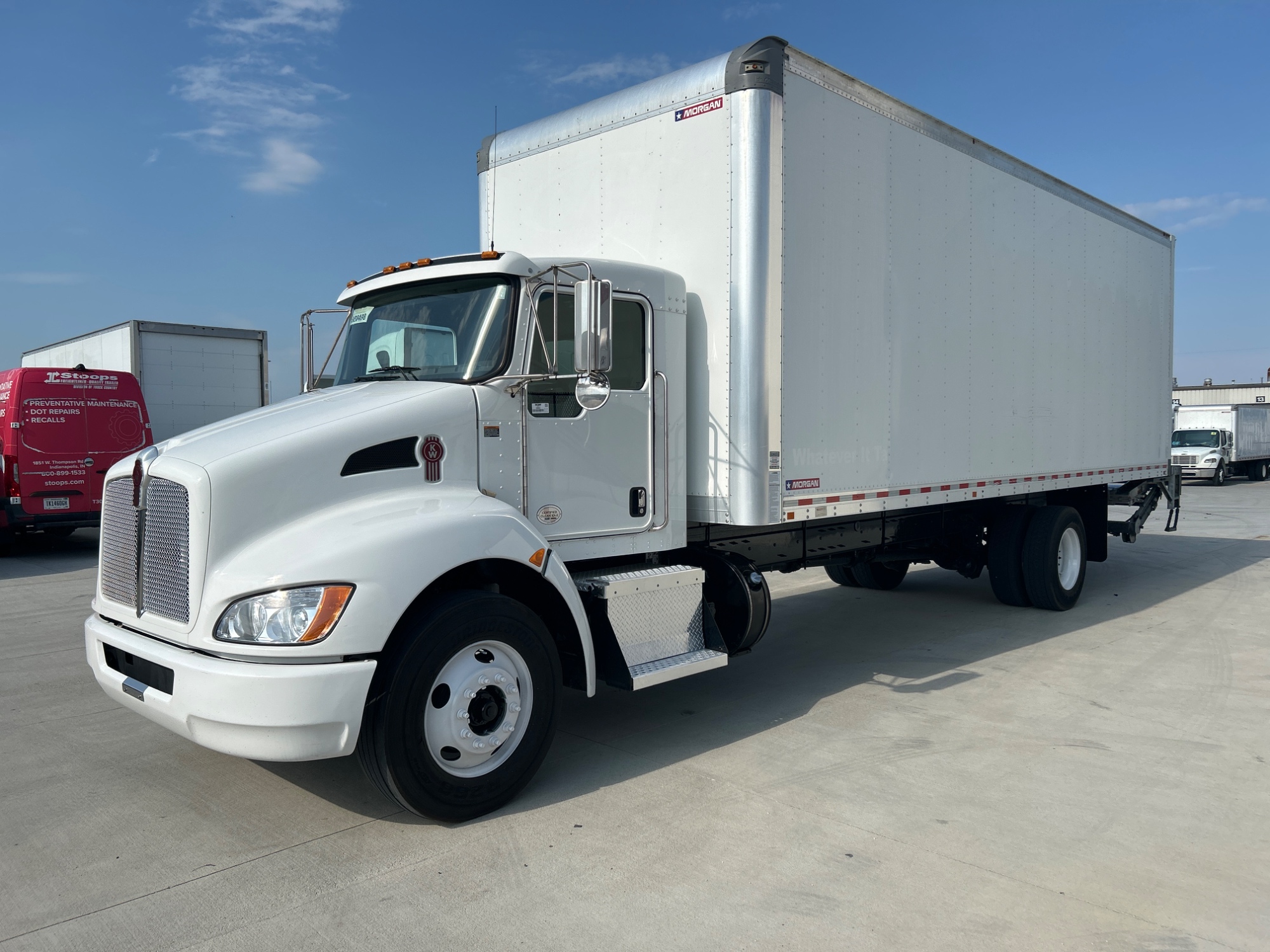 2022 Kenworth T270 — photo 2