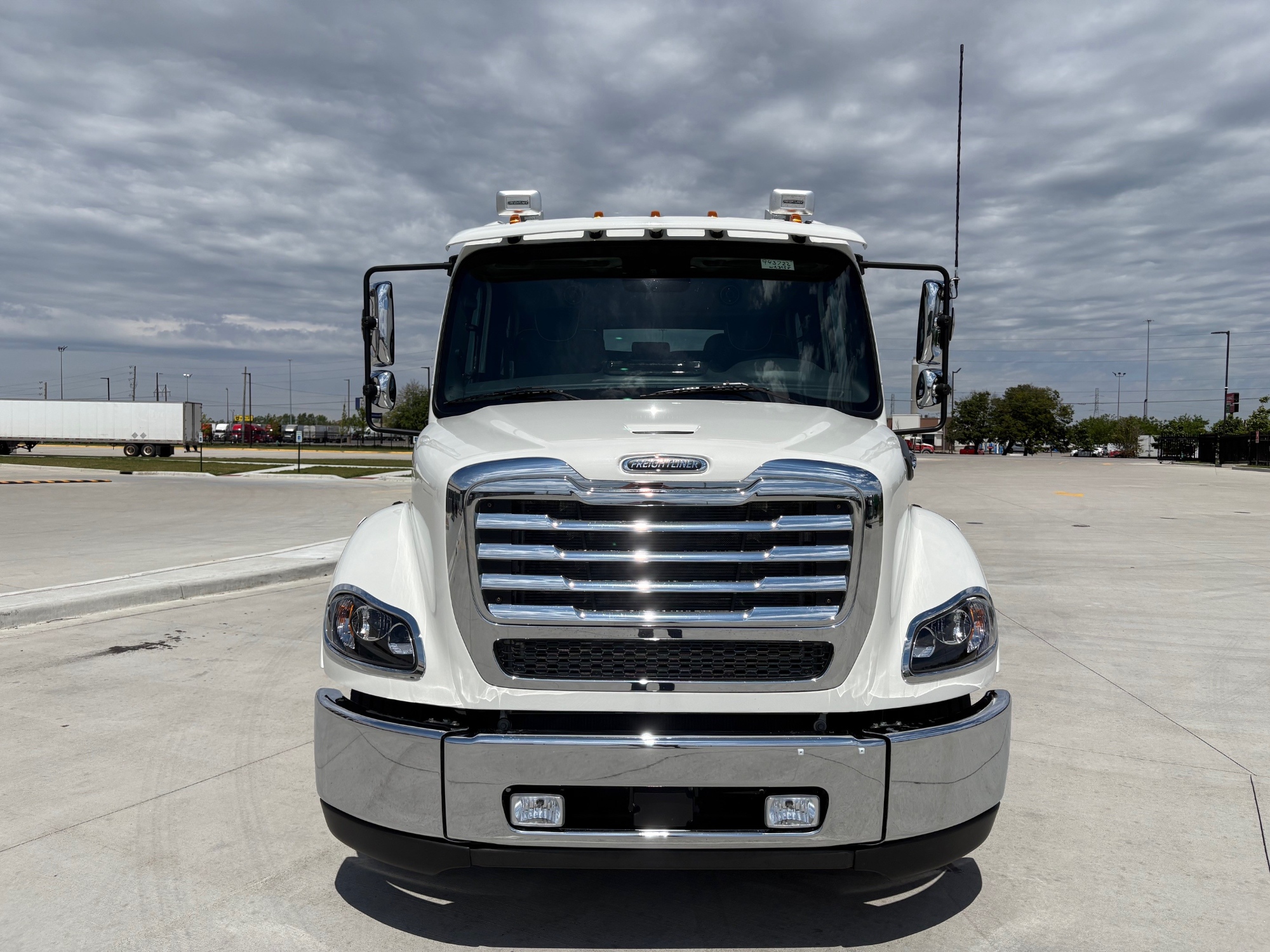 2026 Freightliner M2112+ 2026 Freightliner M2112+ - image 2 of 6
