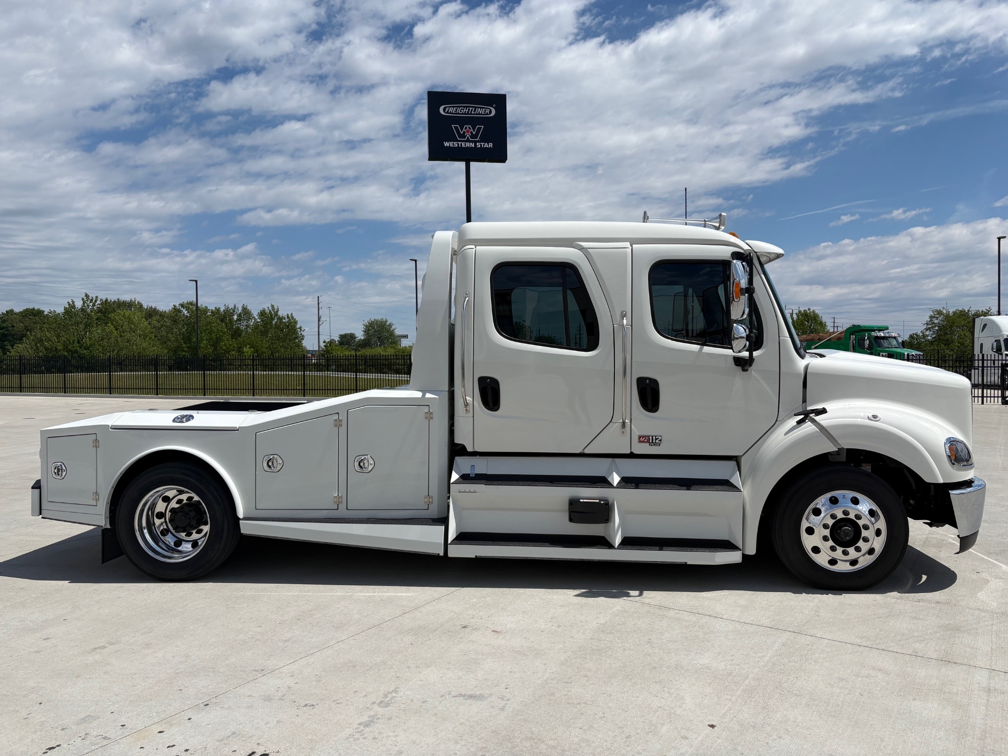 2026 Freightliner M2 106+ 068Rf00000fLIwq 2026 Freightliner M2 106+ 068Rf00000fLIwq