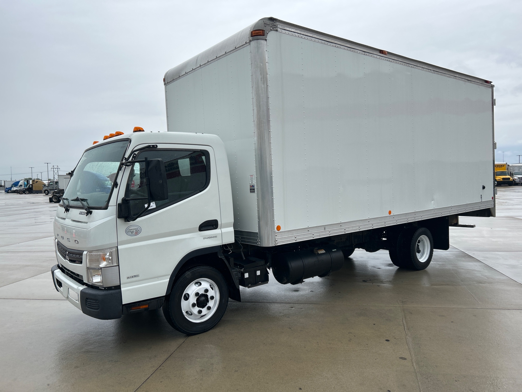 2017 Mitsubishi/Fuso FE160 2017 Mitsubishi/Fuso FE160 - image 1 of 5