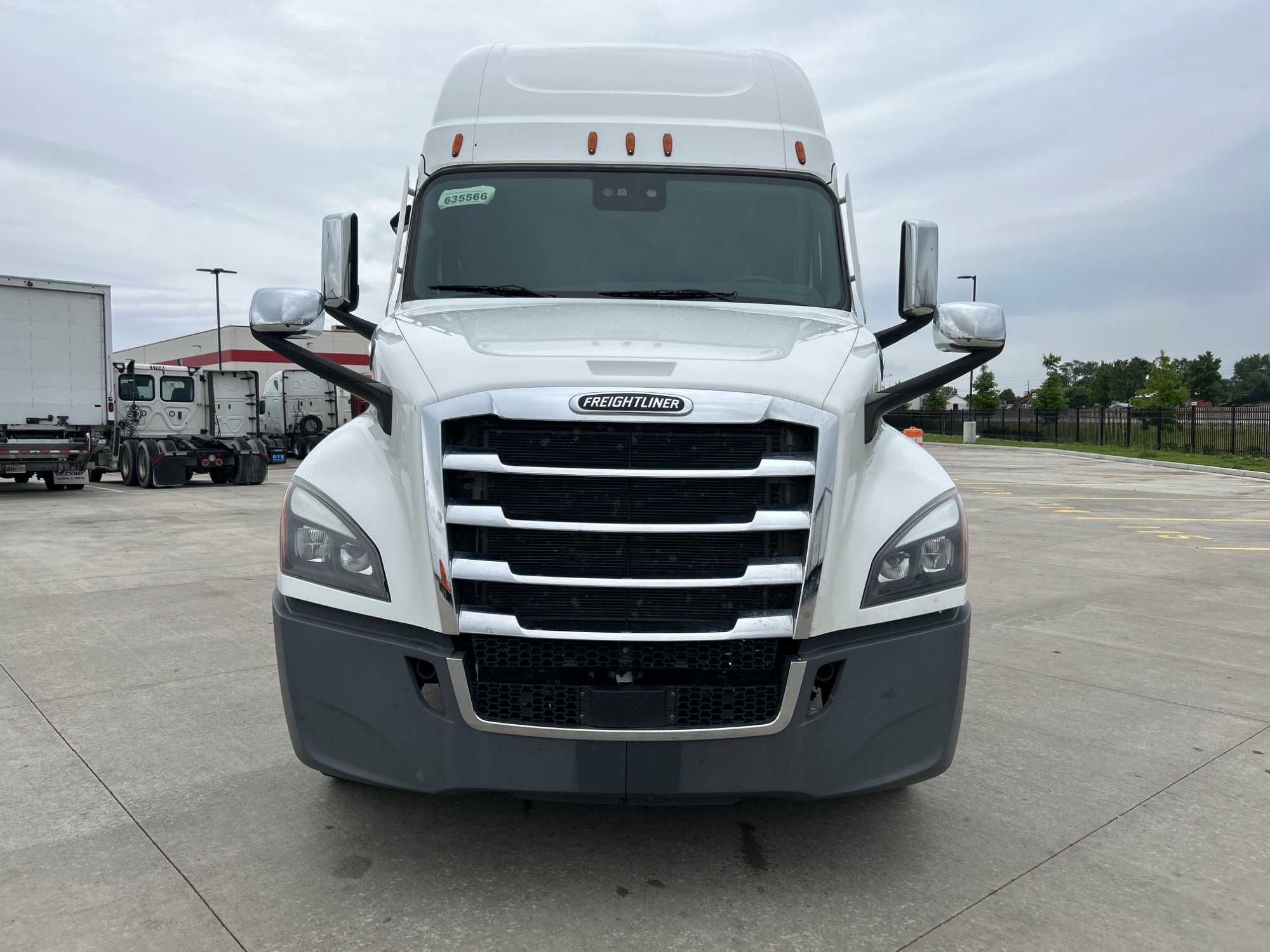 2020 Freightliner PT126SLP 2020 Freightliner PT126SLP - image 2 of 6