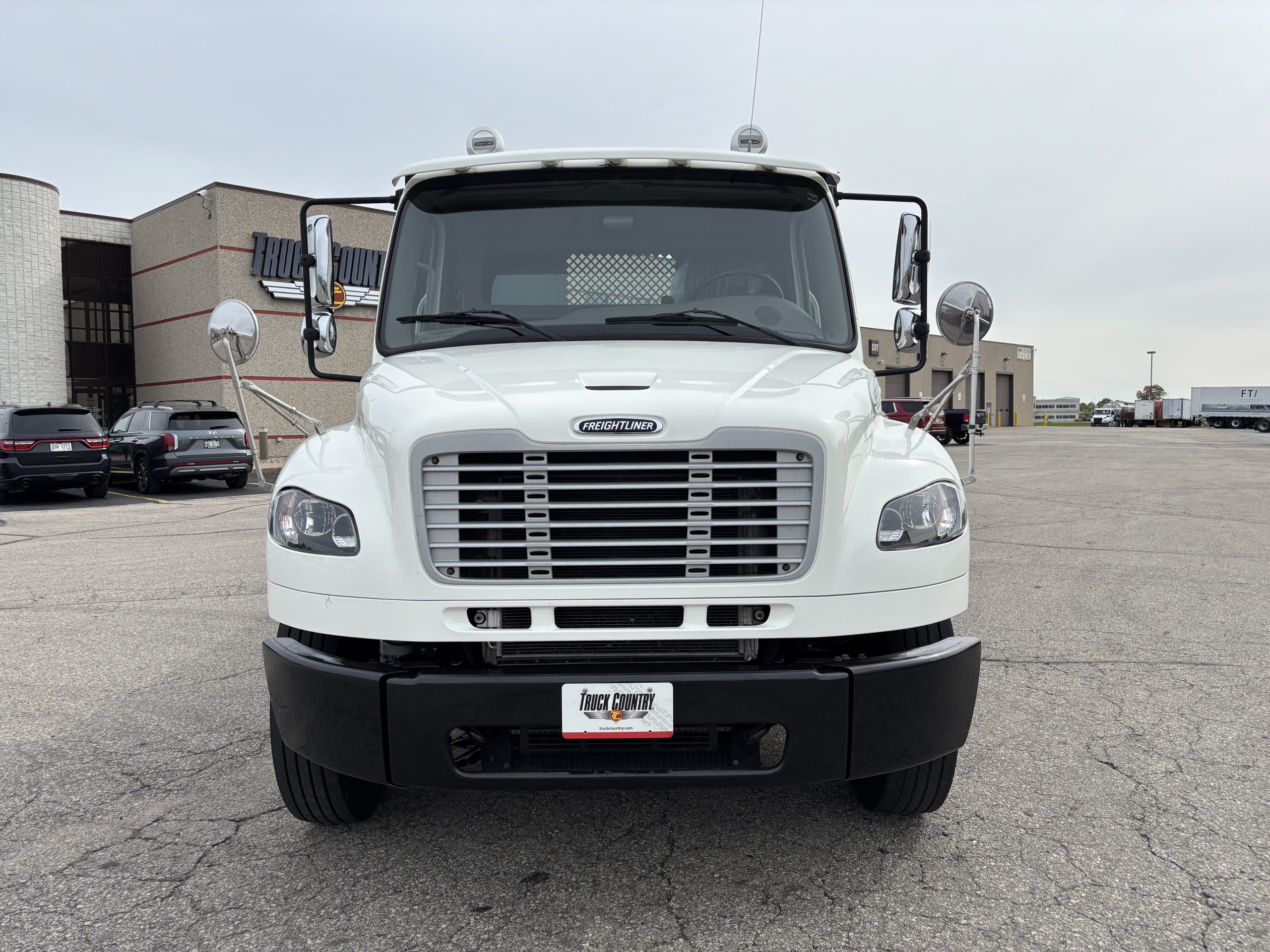 2019 Freightliner M280 2019 Freightliner M280 - image 2 of 6