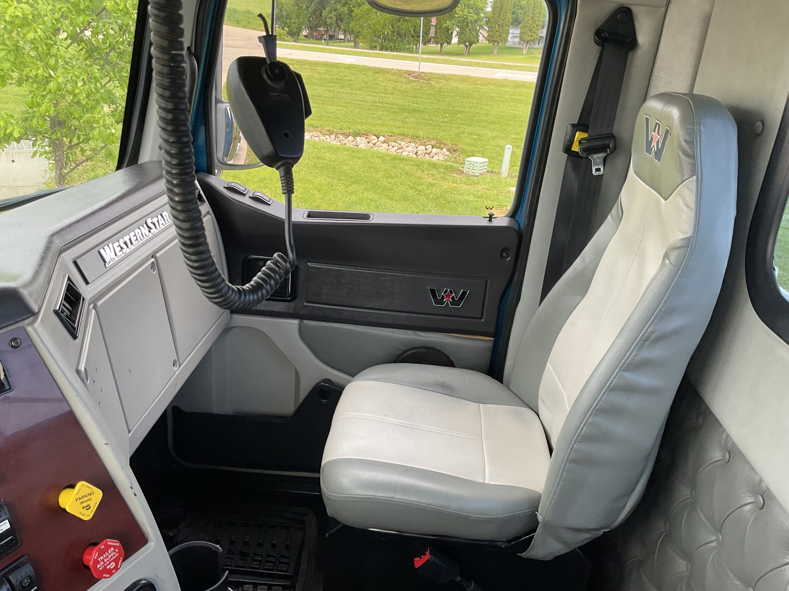 2016 Western Star 4900SA 2016 Western Star 4900SA - image 6 of 6