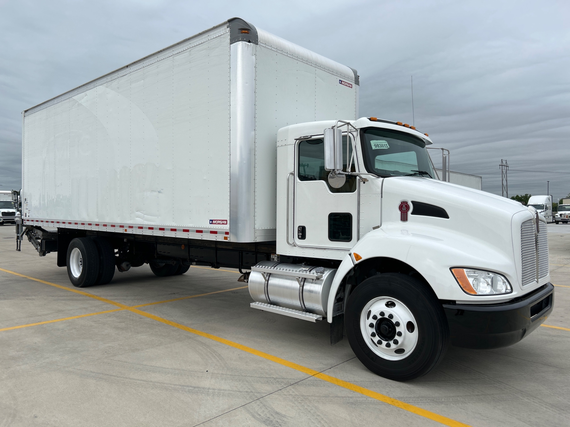 2022 Kenworth T270 2022 Kenworth T270 - image 5 of 6