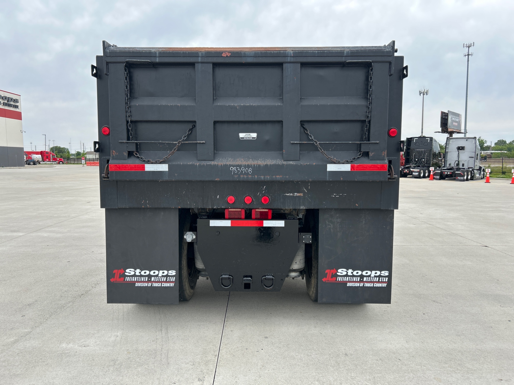 2018 International LT625 2018 International LT625 - image 4 of 5