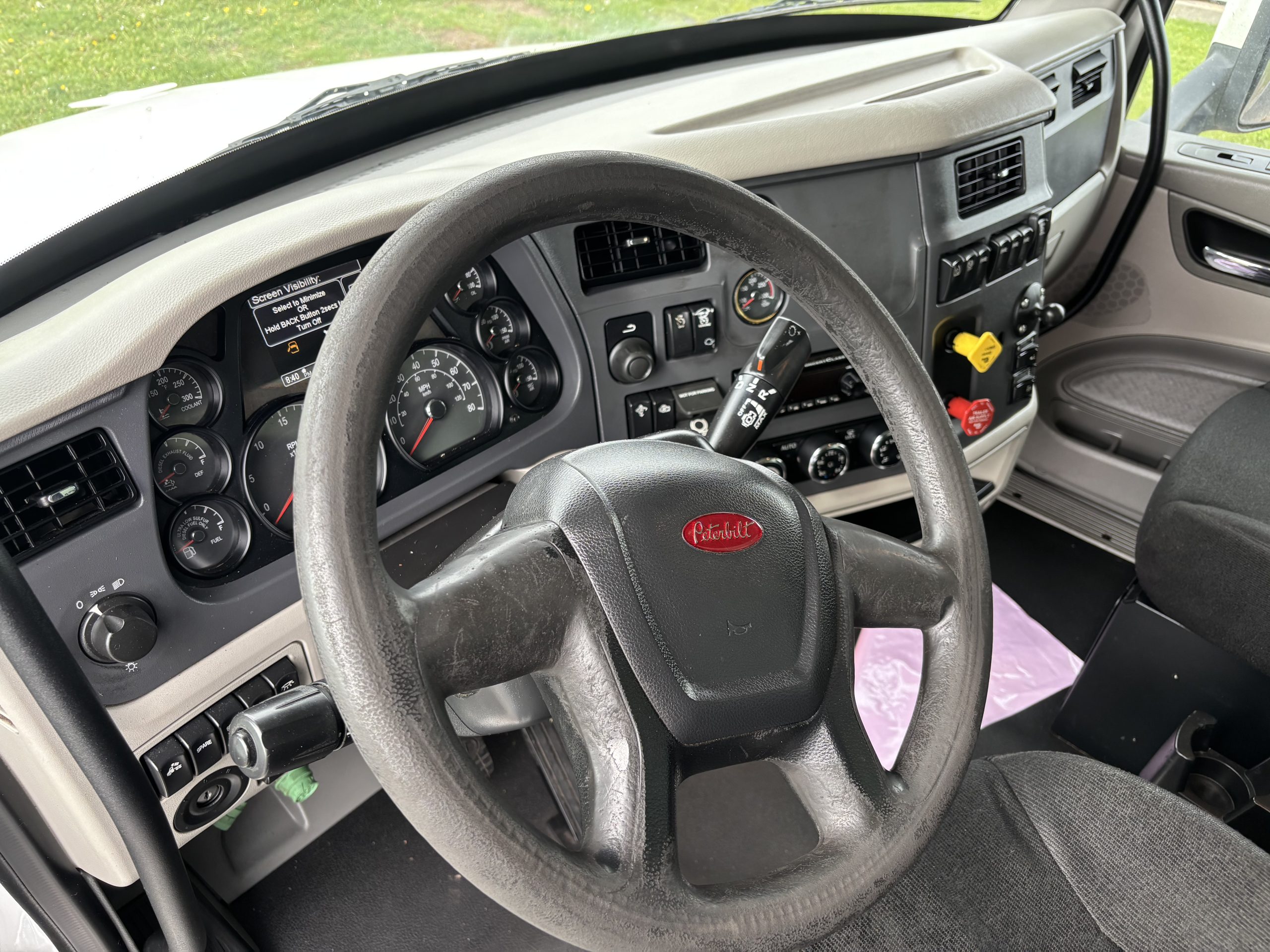 2019 Peterbilt 579 2019 Peterbilt 579 - image 4 of 6