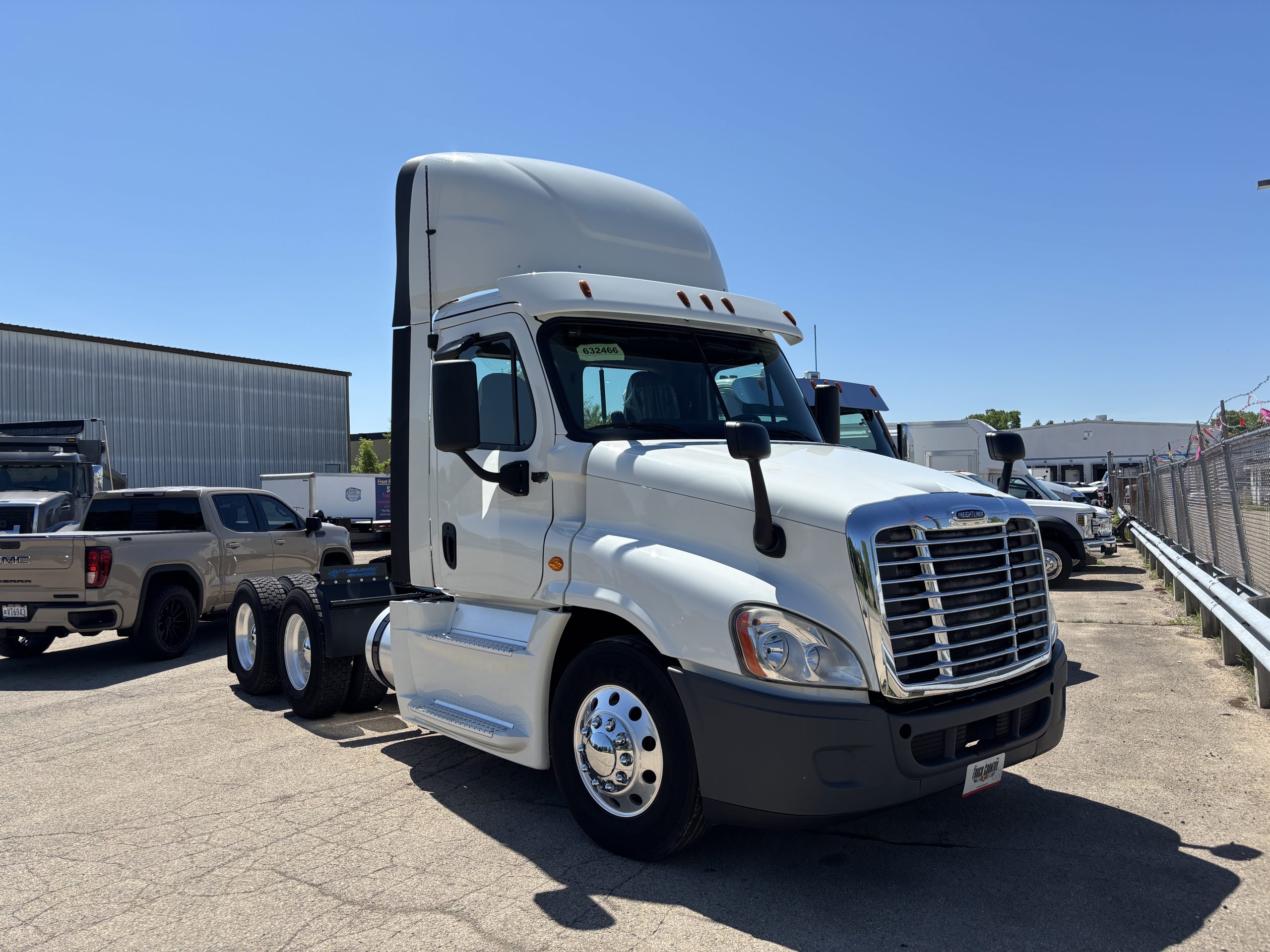 2019 Freightliner CA125DC 2019 Freightliner CA125DC - image 1 of 6