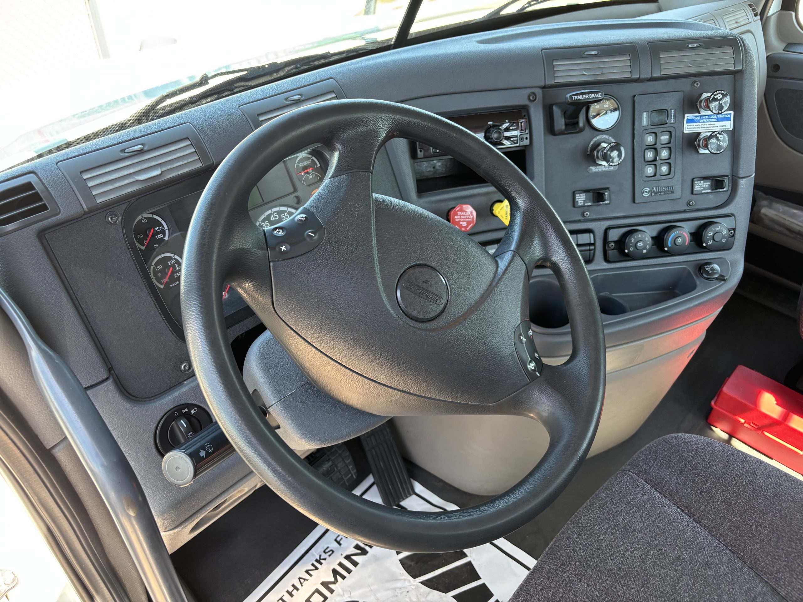 2019 Freightliner CA125DC 2019 Freightliner CA125DC - image 3 of 6