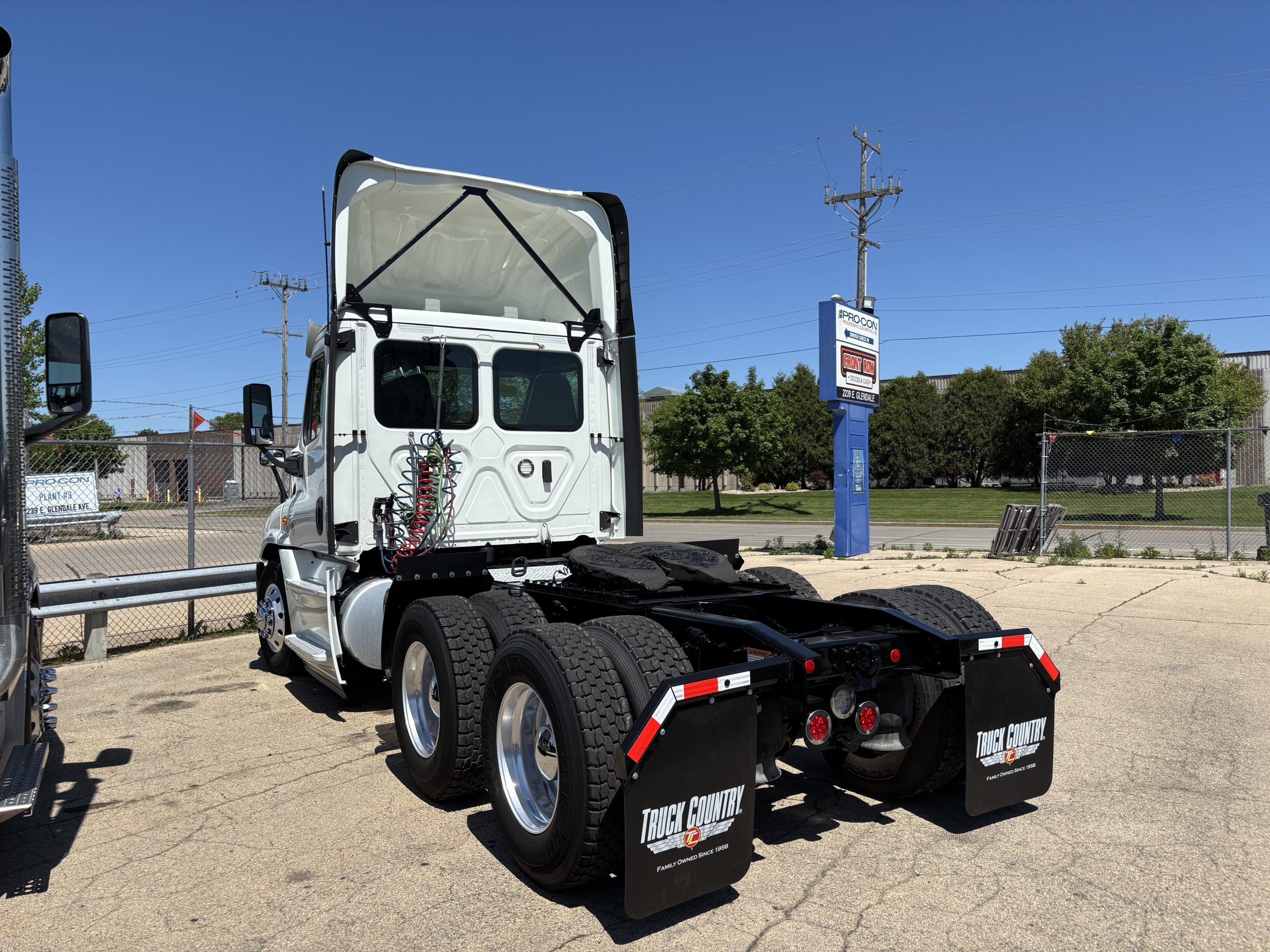2019 Freightliner CA125DC 2019 Freightliner CA125DC - image 6 of 6