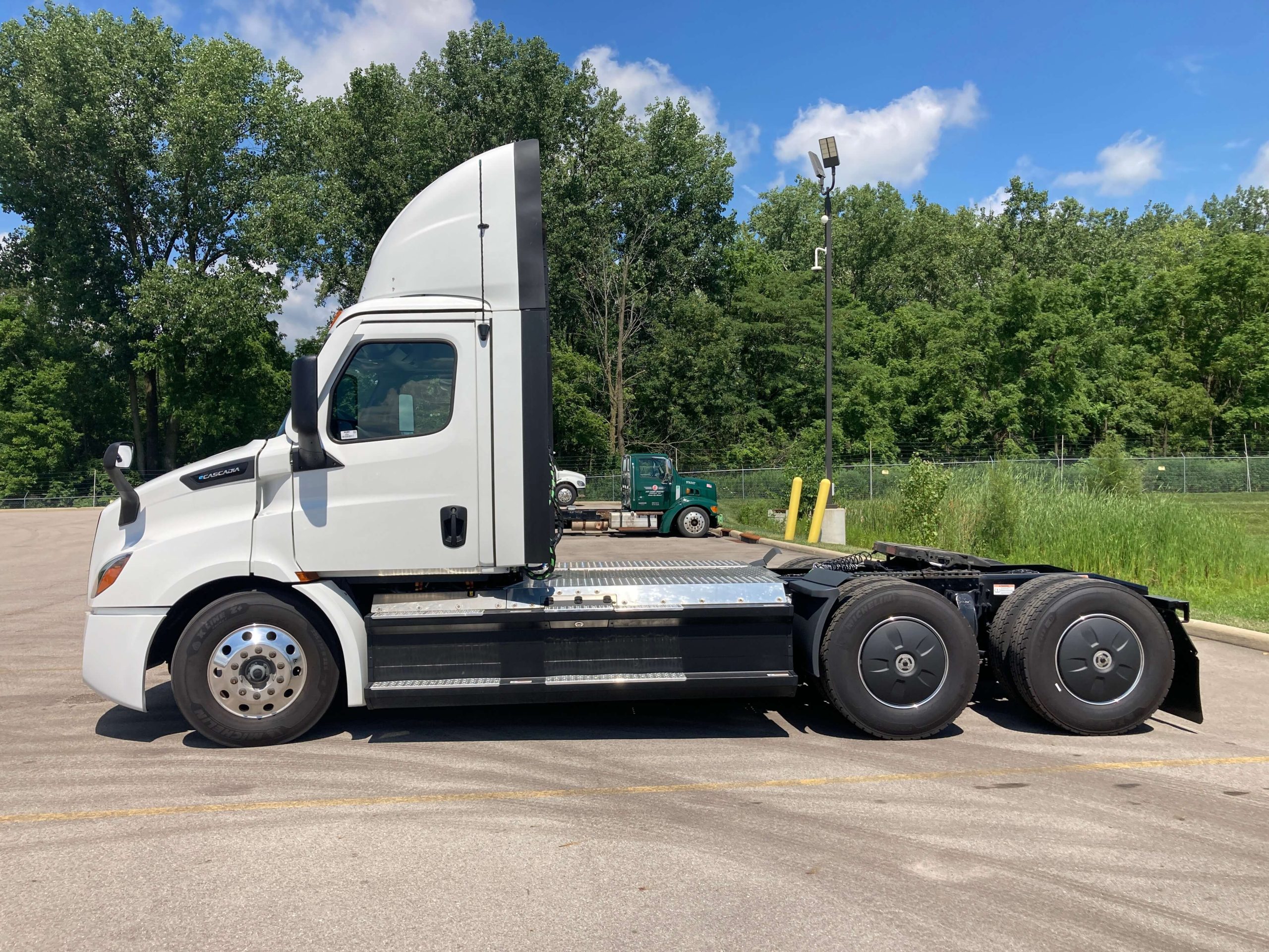 2025 Freightliner EP116 2025 Freightliner EP116 - image 3 of 5