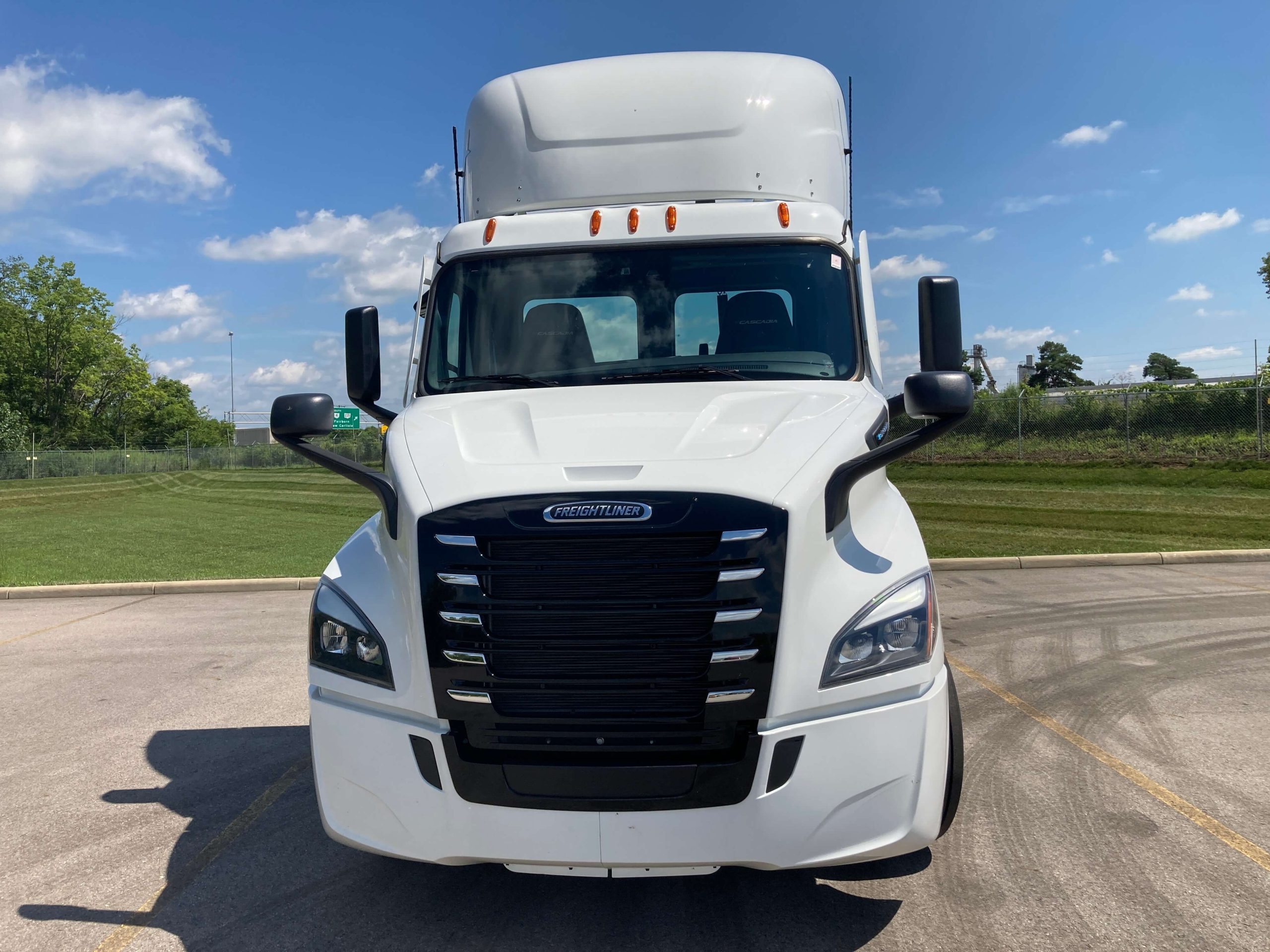 2025 Freightliner EP116 2025 Freightliner EP116 - image 2 of 5