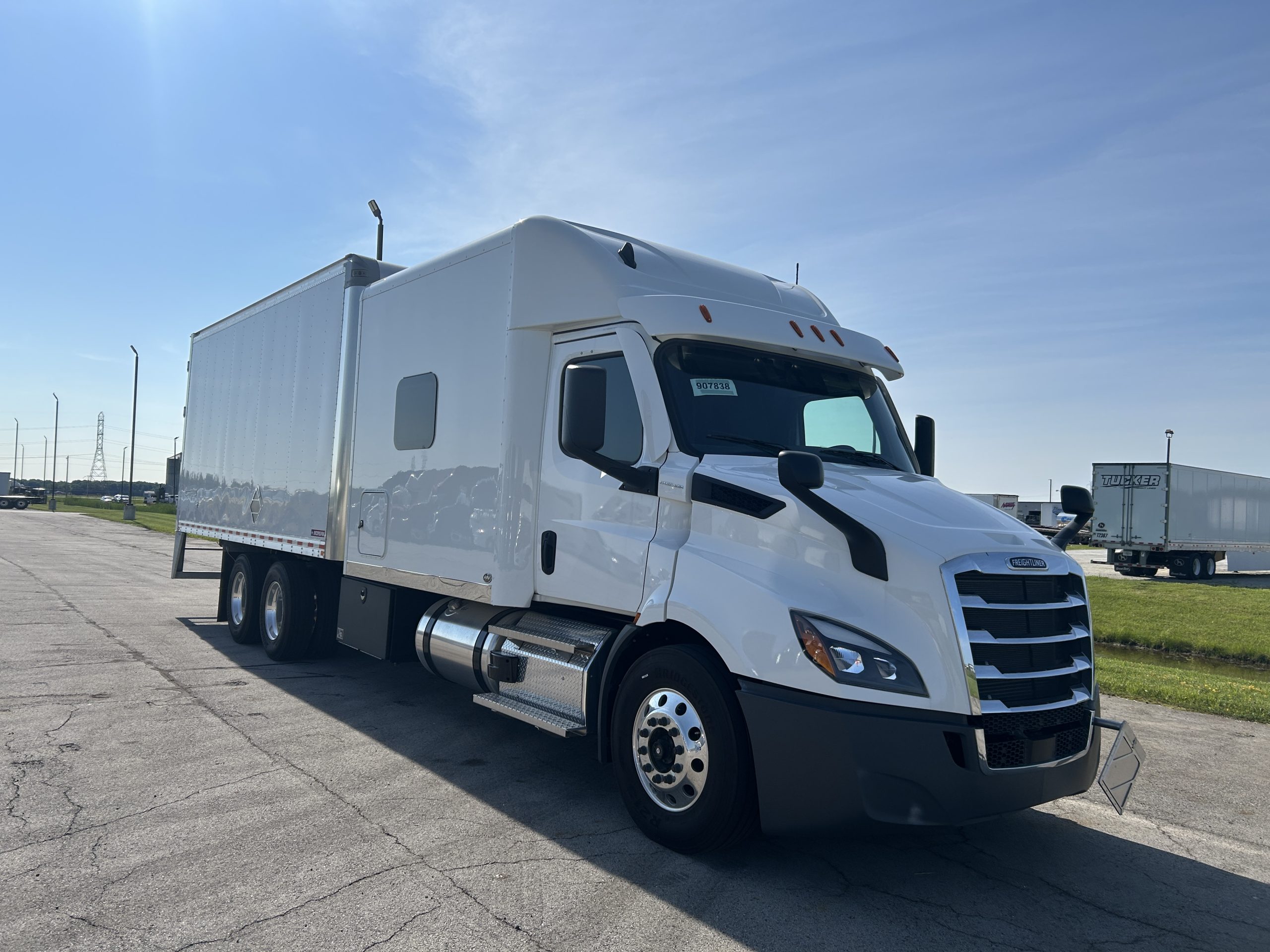 2025 Freightliner PE116DC 068Rf00000g1OEc 2025 Freightliner PE116DC 068Rf00000g1OEc