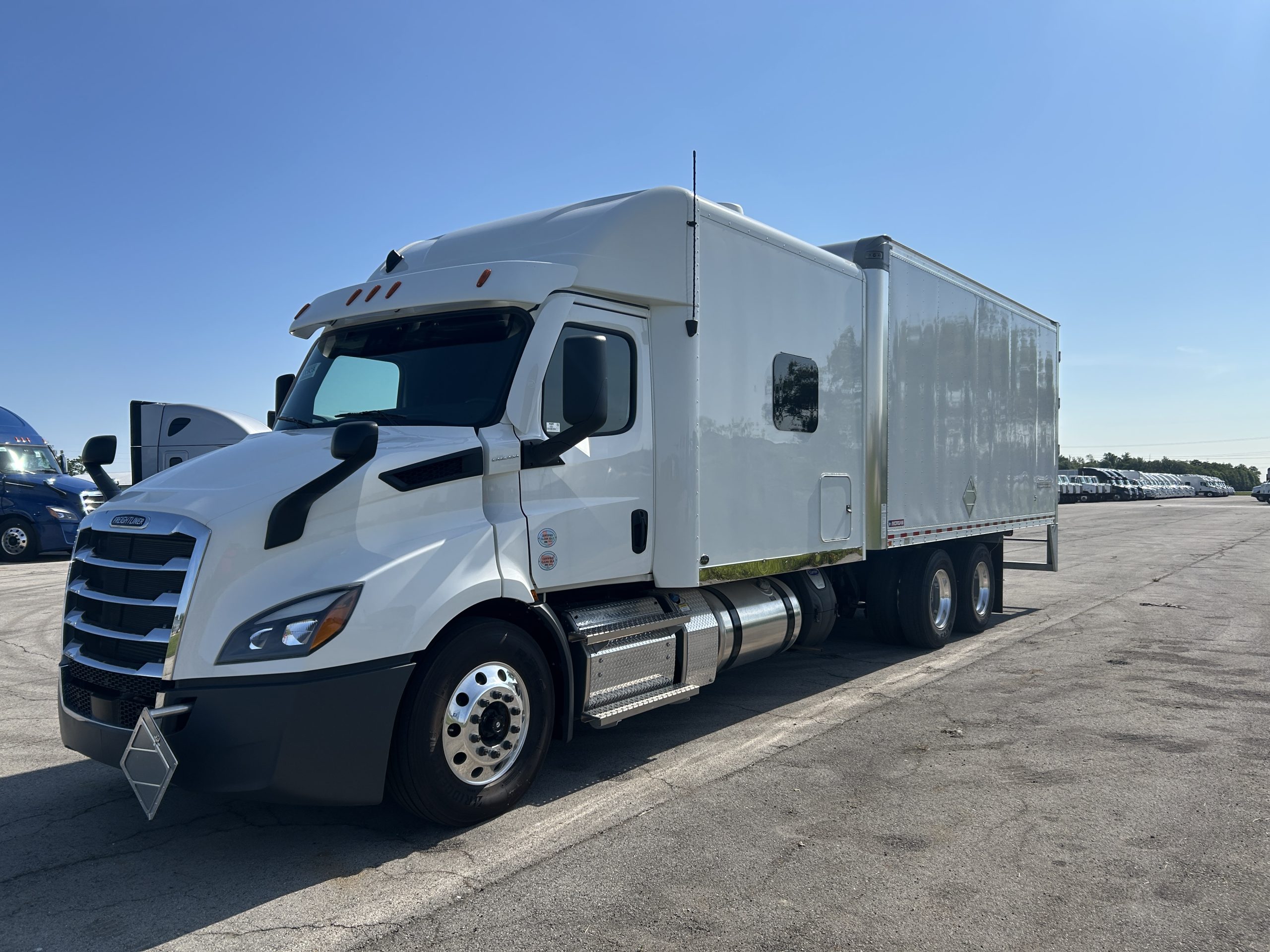 2025 Freightliner PE116DC 068Rf00000g1mLo 2025 Freightliner PE116DC 068Rf00000g1mLo