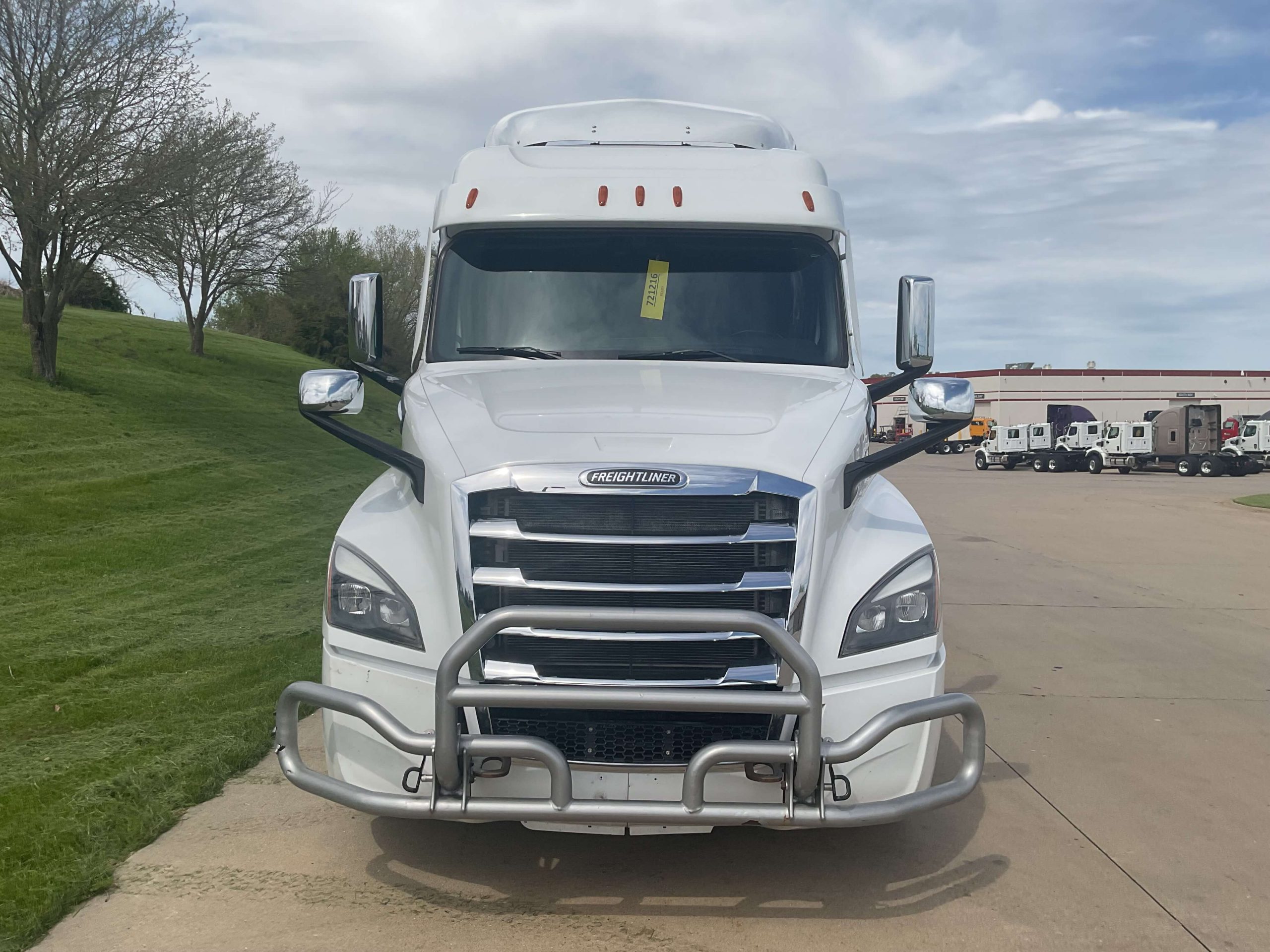 2022 Freightliner PT126SLP 2022 Freightliner PT126SLP - image 2 of 6