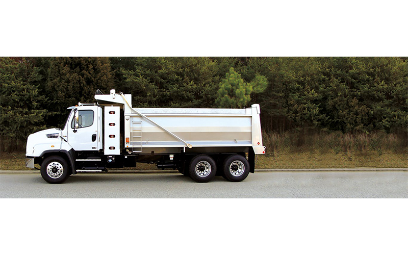 Freightliner 114SD Natural Gas Freightliner 114SD Natural Gas - image 1 of 4