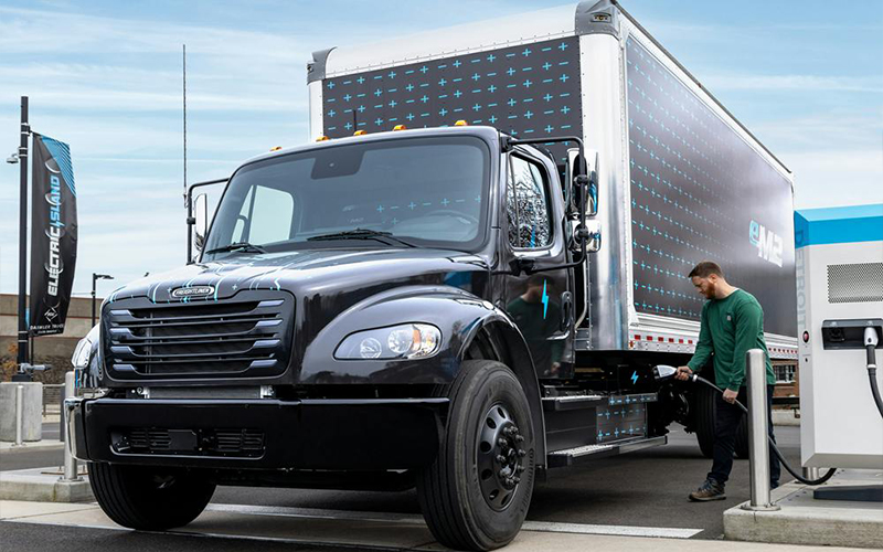 Freightliner eM2 Freightliner eM2 - image 3 of 6