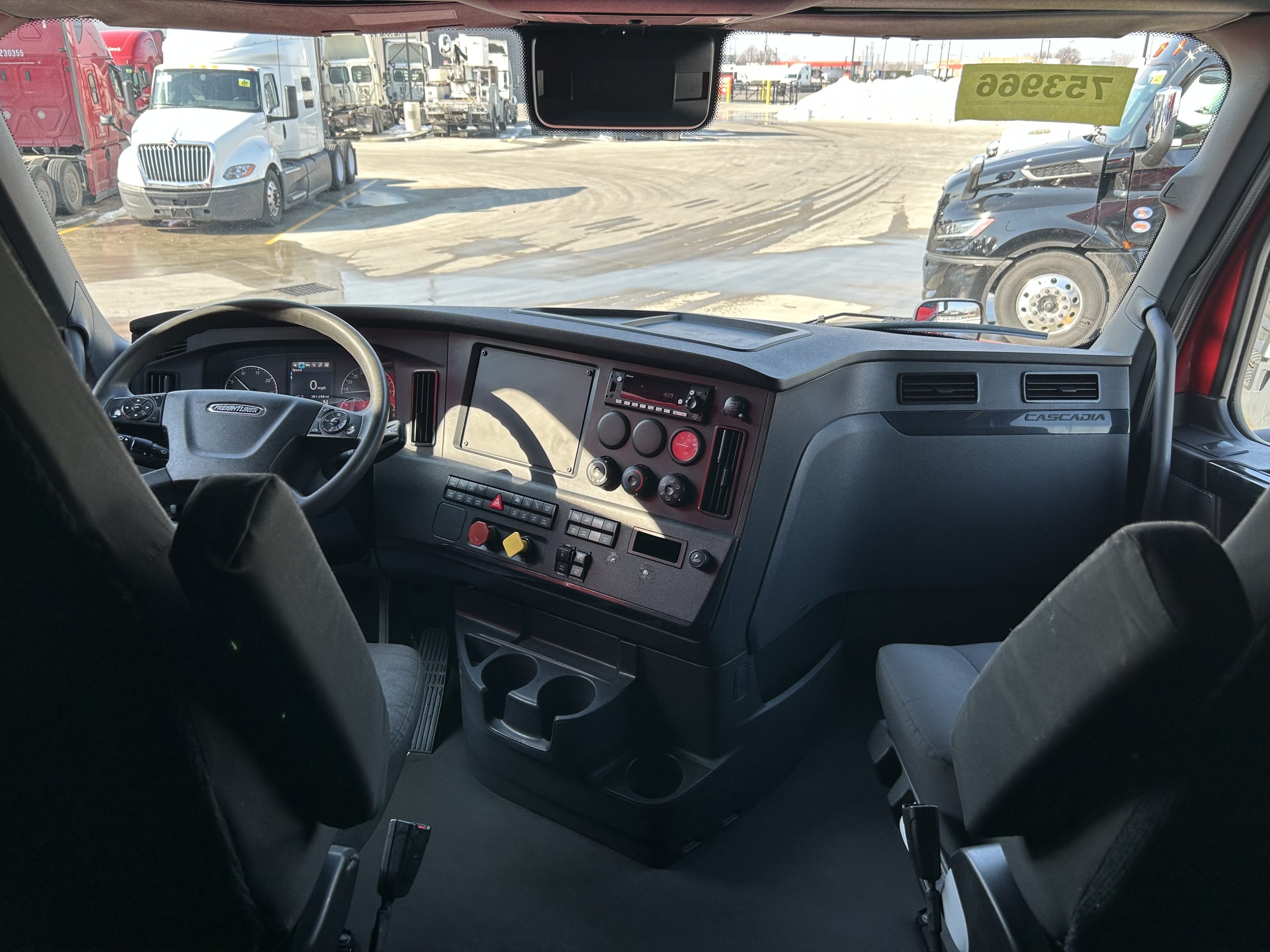 2023 Freightliner PT126SLP 2023 Freightliner PT126SLP - image 5 of 6