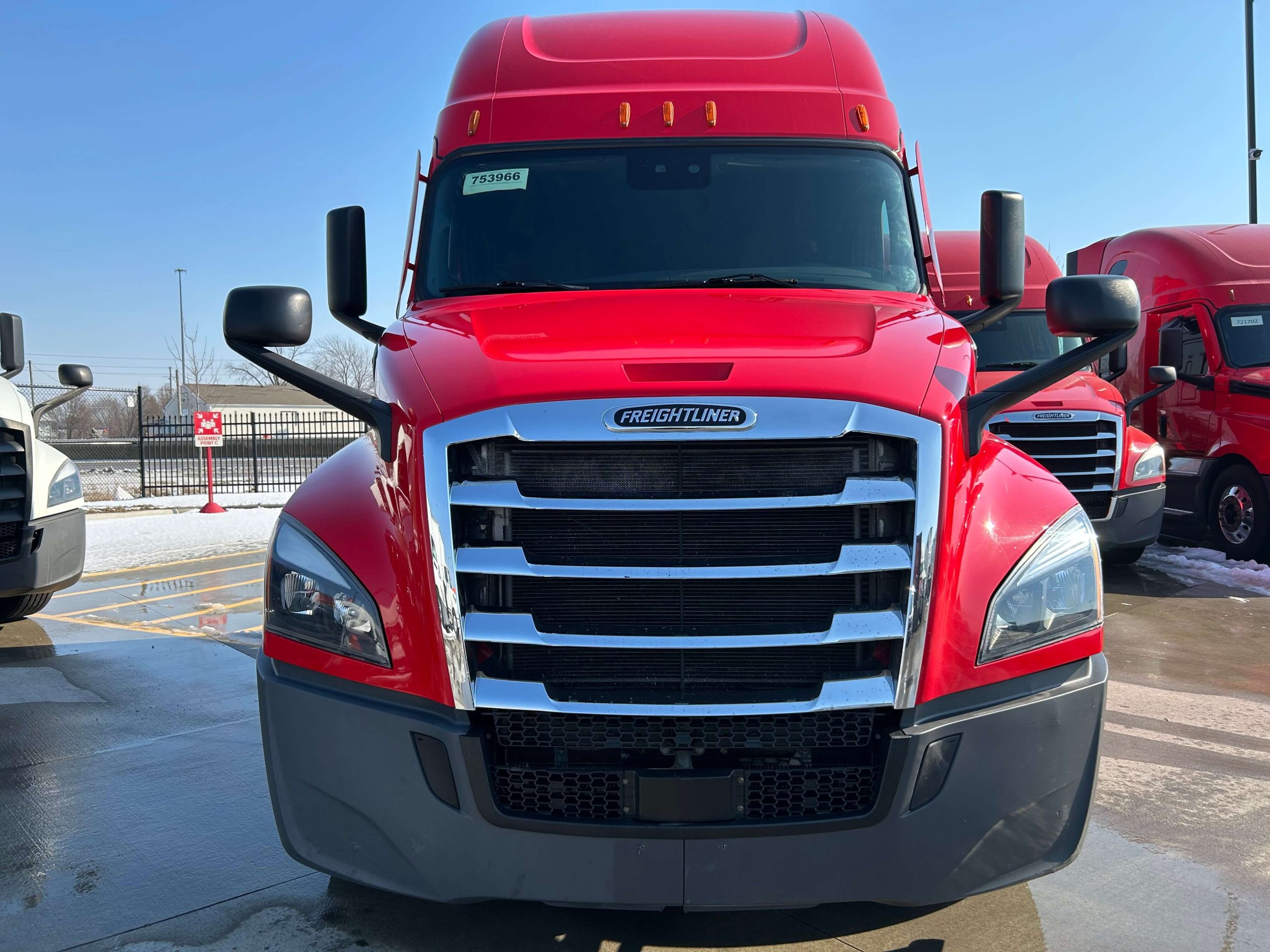 2023 Freightliner PT126SLP 2023 Freightliner PT126SLP - image 2 of 6