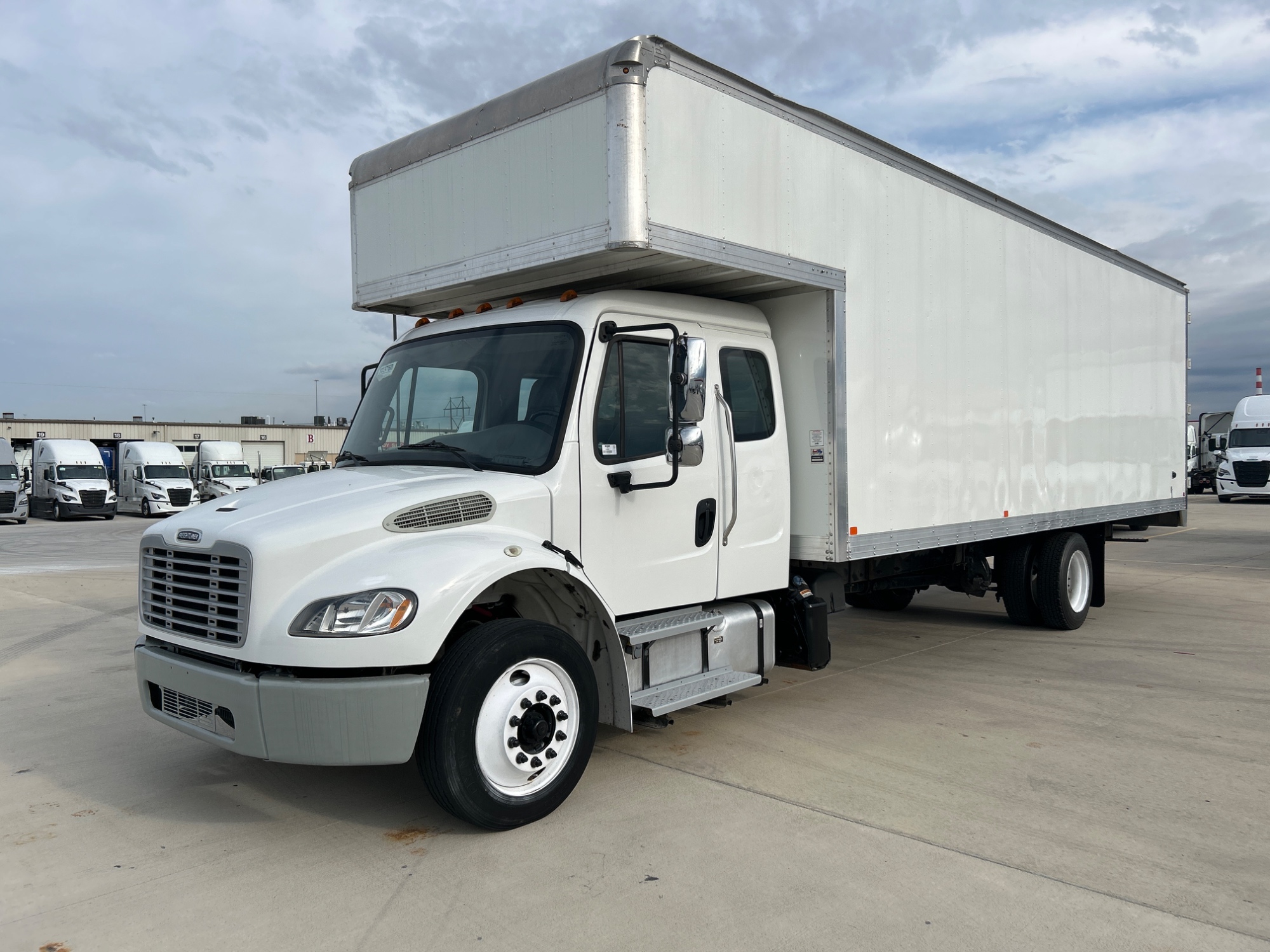 2020 Freightliner M2 106 2020 Freightliner M2 106 - image 1 of 5