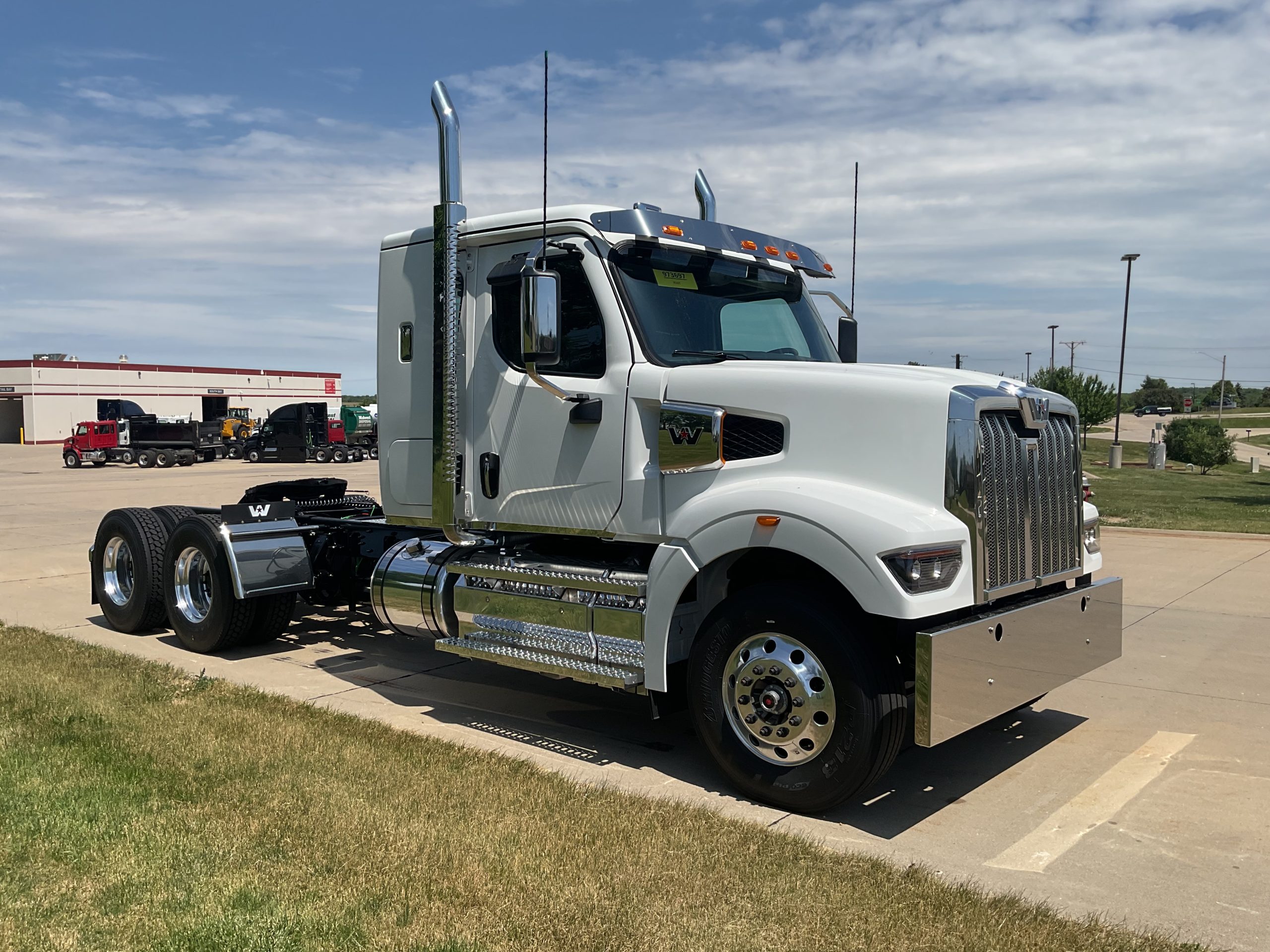 2027 Western Star 2027 Western Star - image 3 of 6