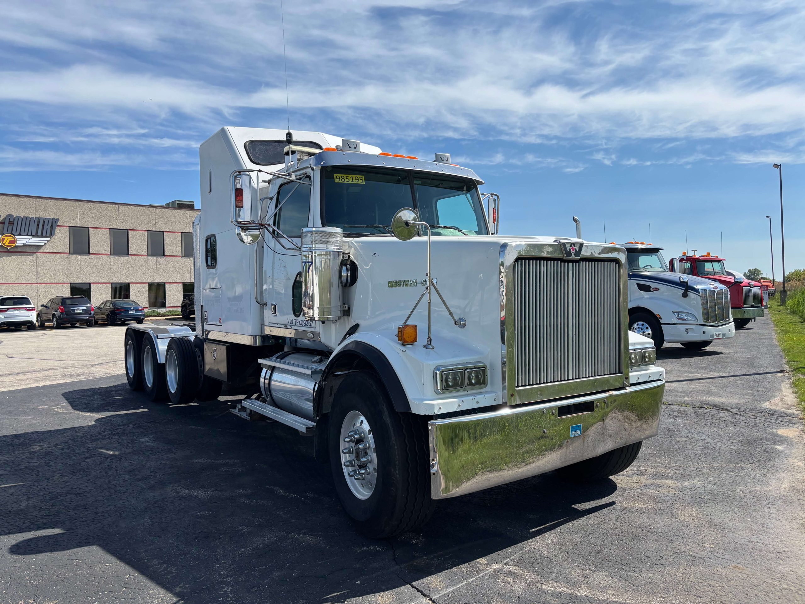 2007 Western Star 4700SB 2007 Western Star 4700SB - image 3 of 6