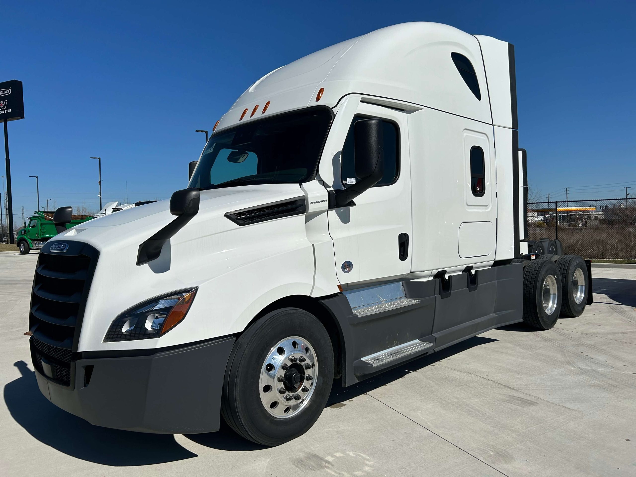 2023 Freightliner PT126SLP 2023 Freightliner PT126SLP - image 1 of 6