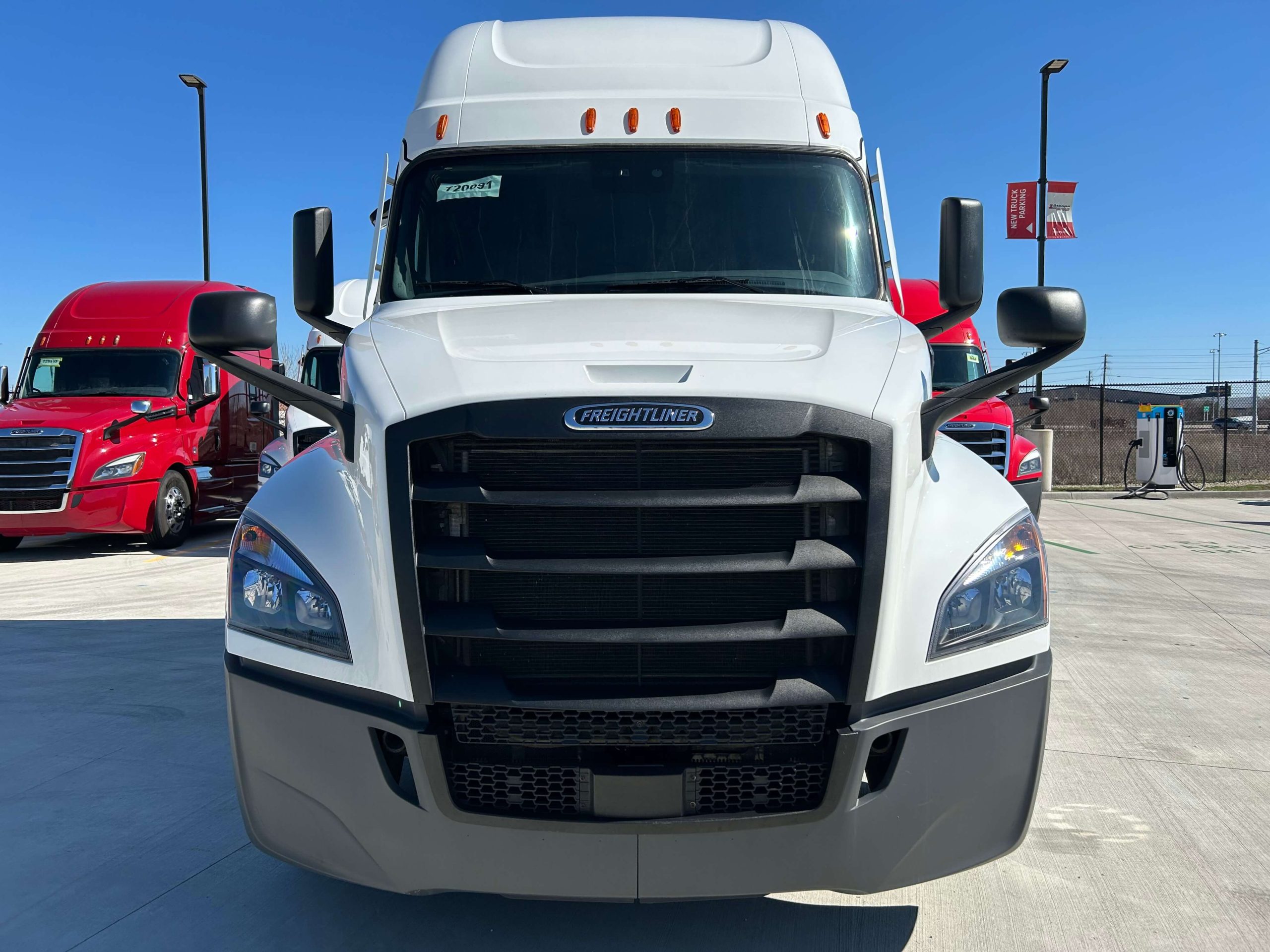 2023 Freightliner PT126SLP 2023 Freightliner PT126SLP - image 2 of 6