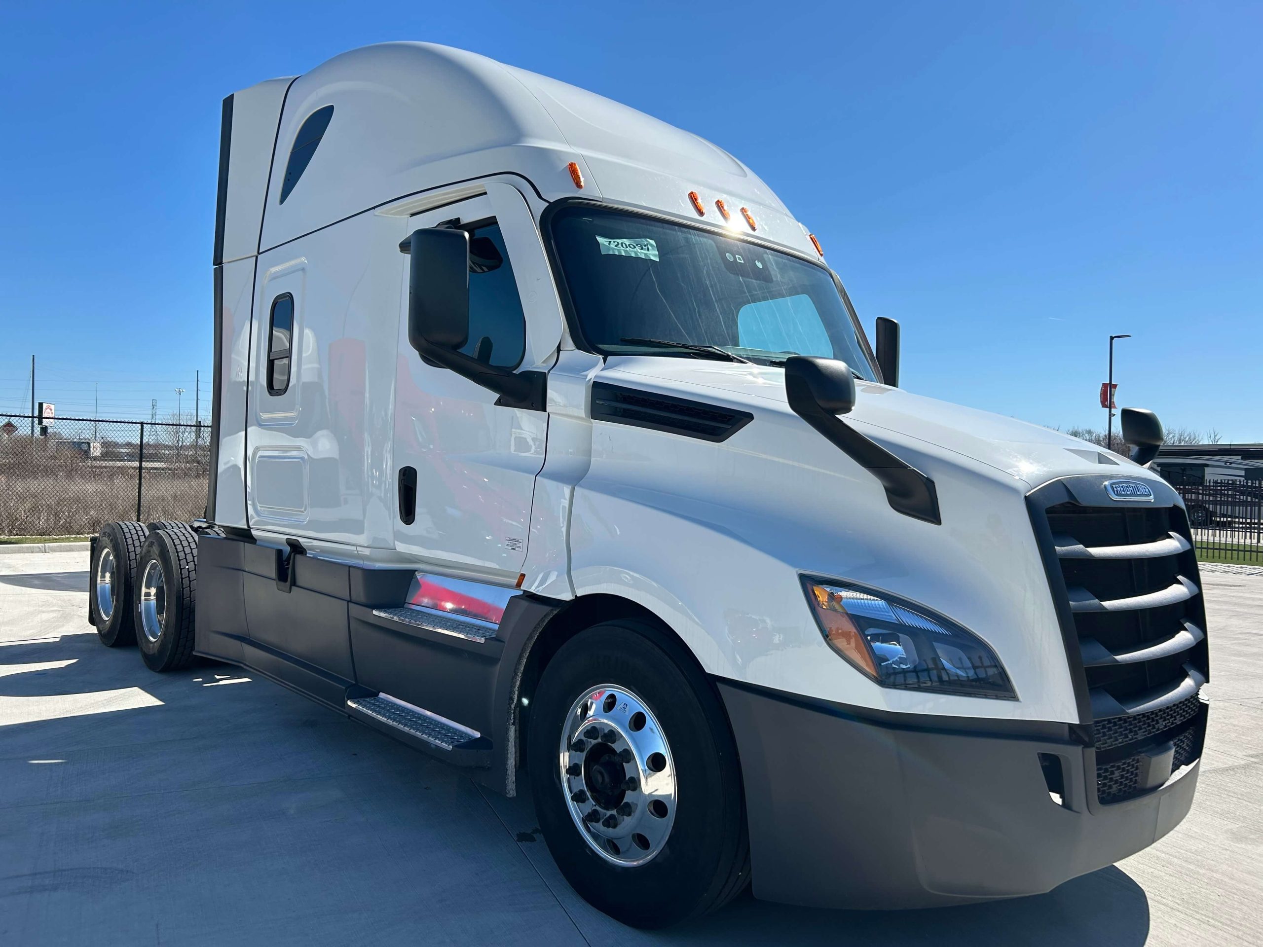 2023 Freightliner PT126SLP 2023 Freightliner PT126SLP - image 3 of 6