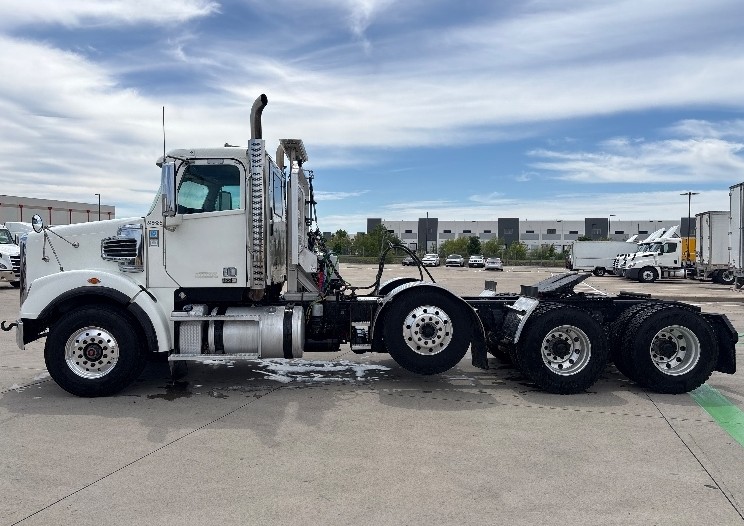 2019 Freightliner 122SD 2019 Freightliner 122SD - image 2 of 3