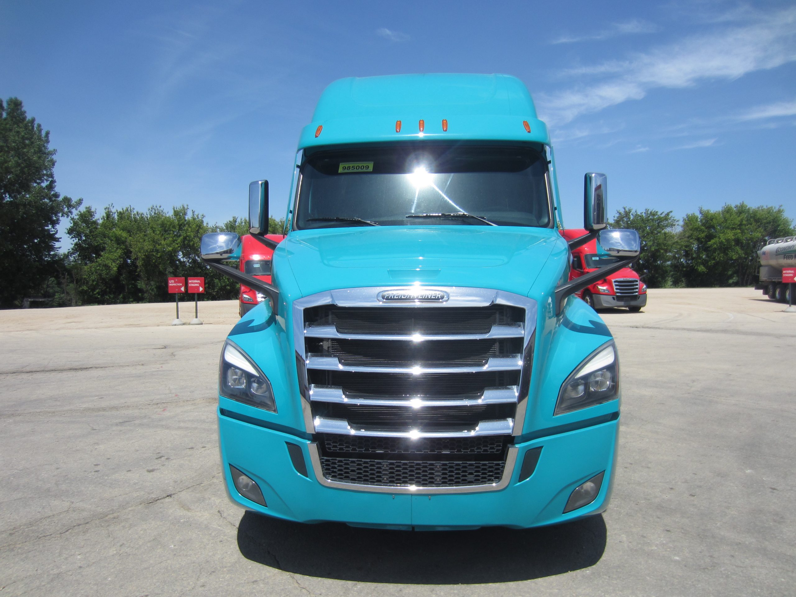 2025 Freightliner PT126SLP 2025 Freightliner PT126SLP - image 2 of 6