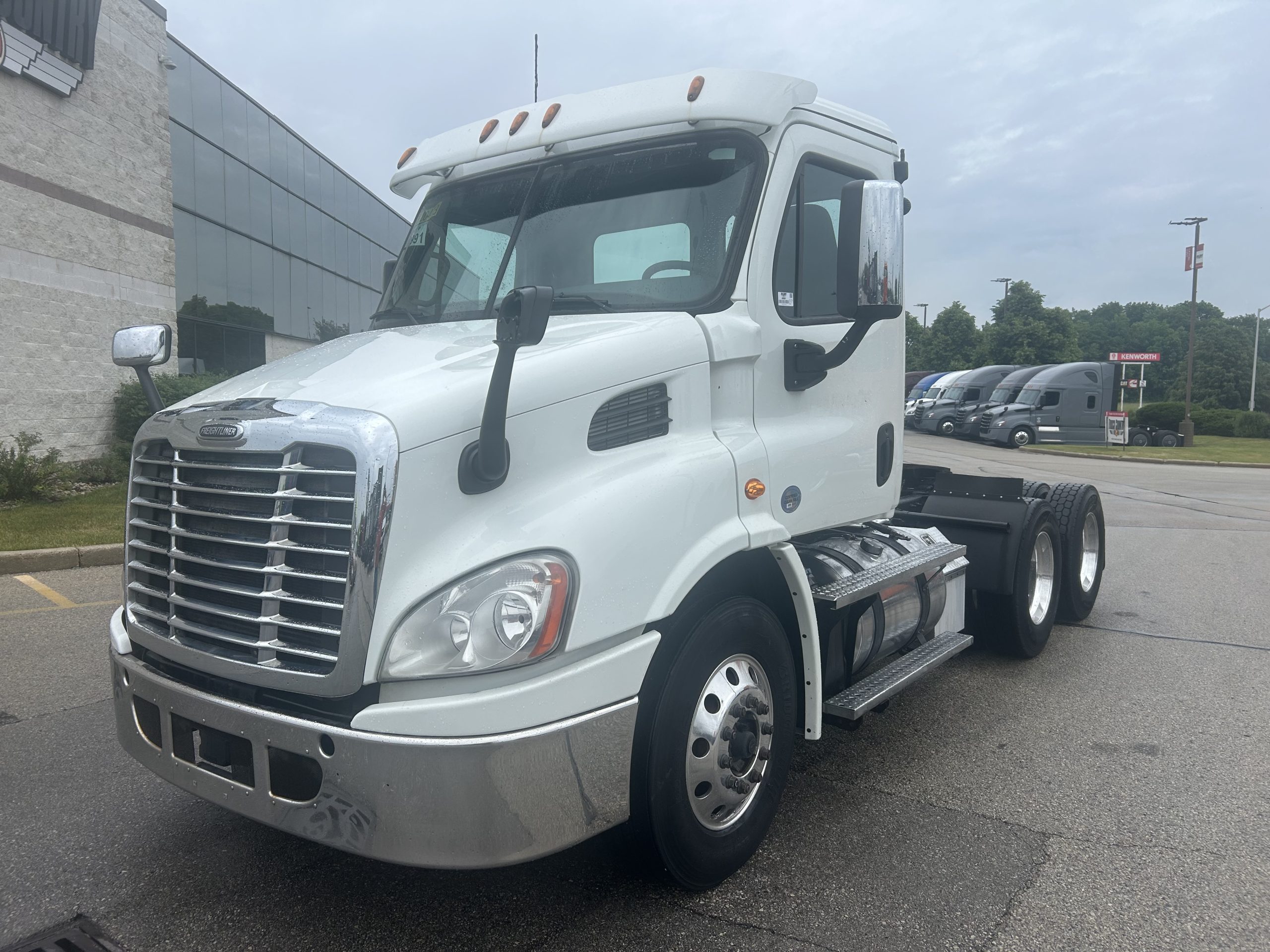 2016 Freightliner CA113 2016 Freightliner CA113 - image 1 of 6