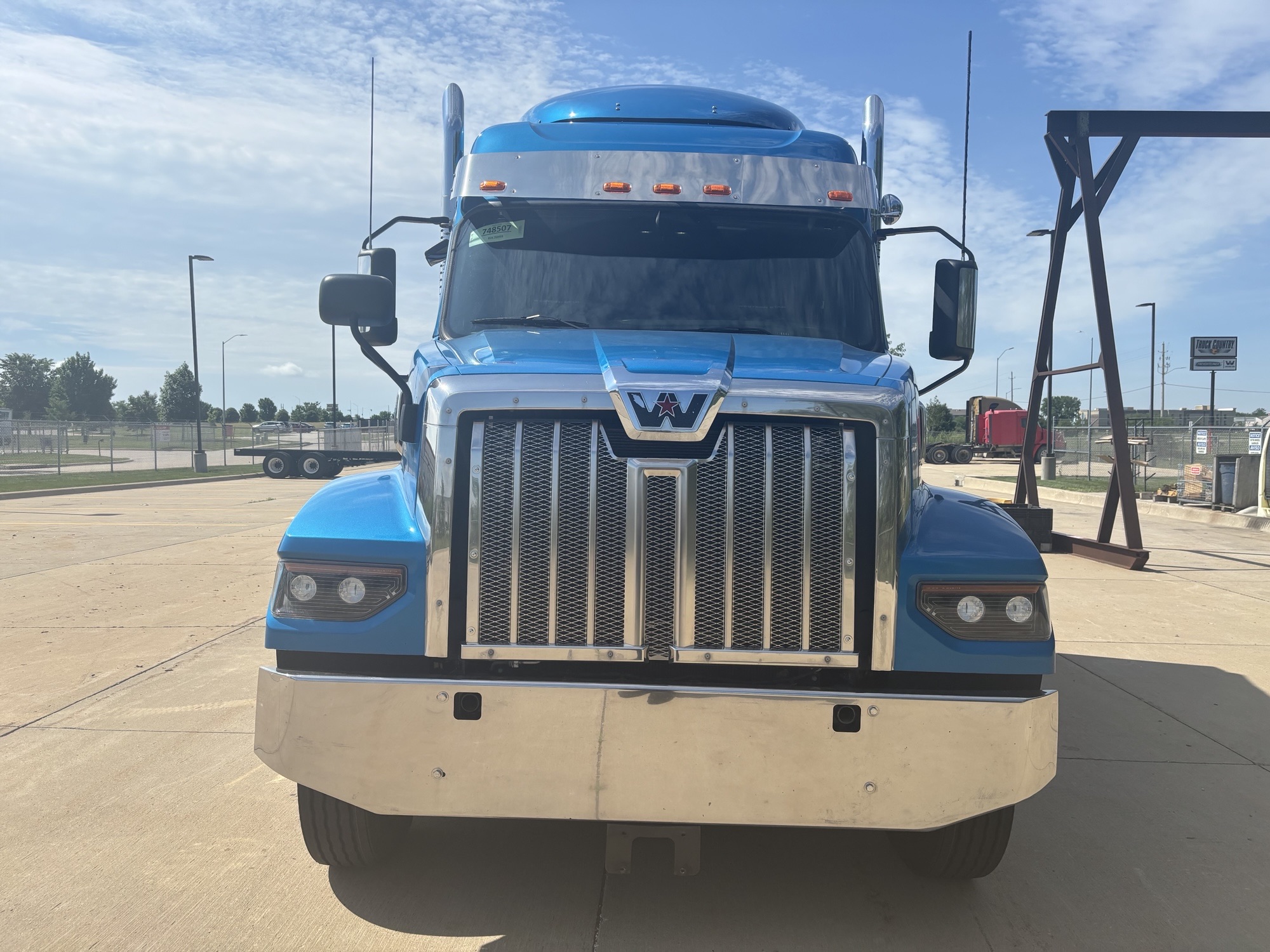 2023 Western Star 49X — photo 2