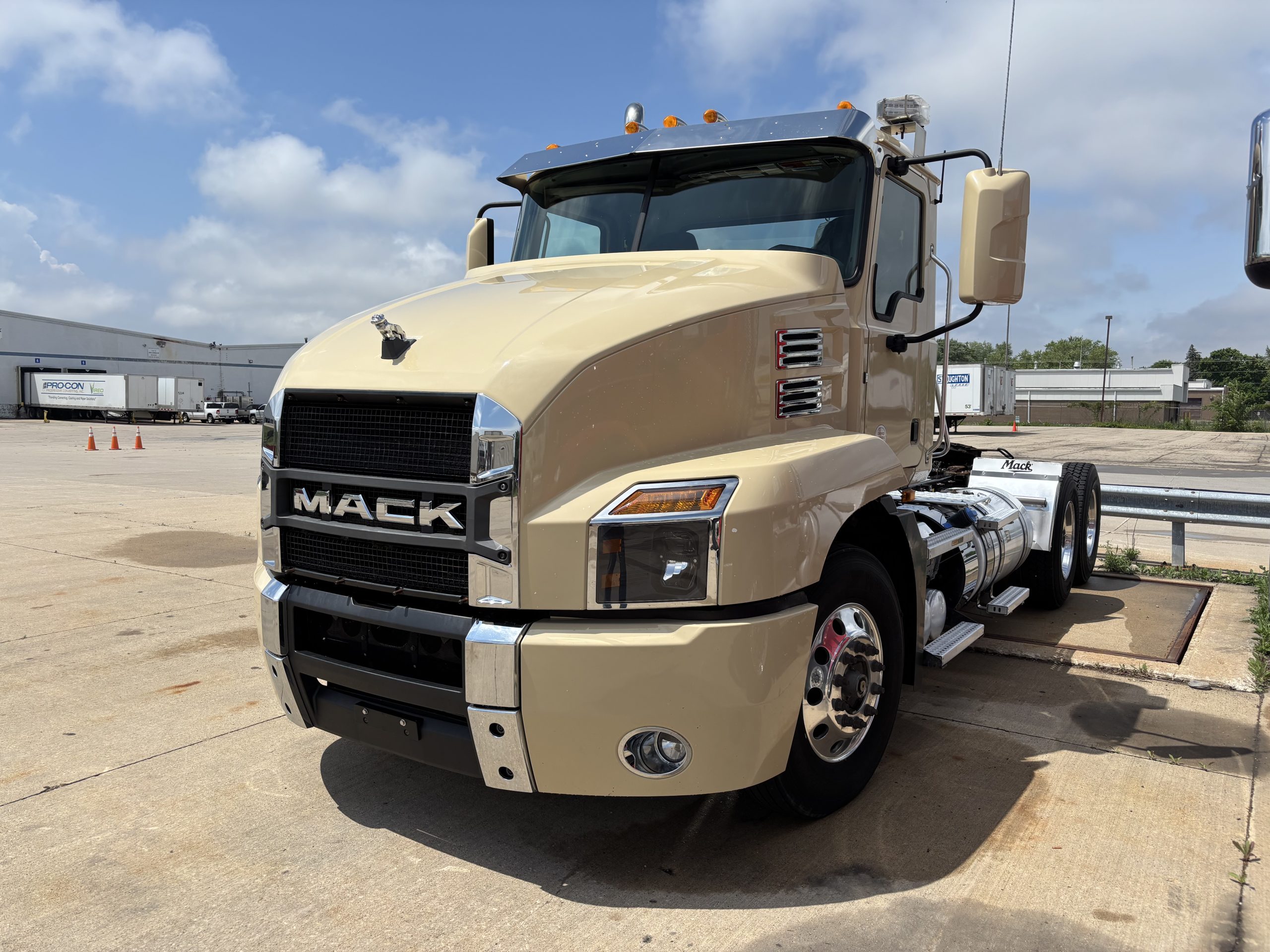 2021 MACK ANTHEM 2021 MACK ANTHEM - image 1 of 1