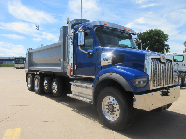 2027 Western Star 47X 2027 Western Star 47X - image 3 of 6
