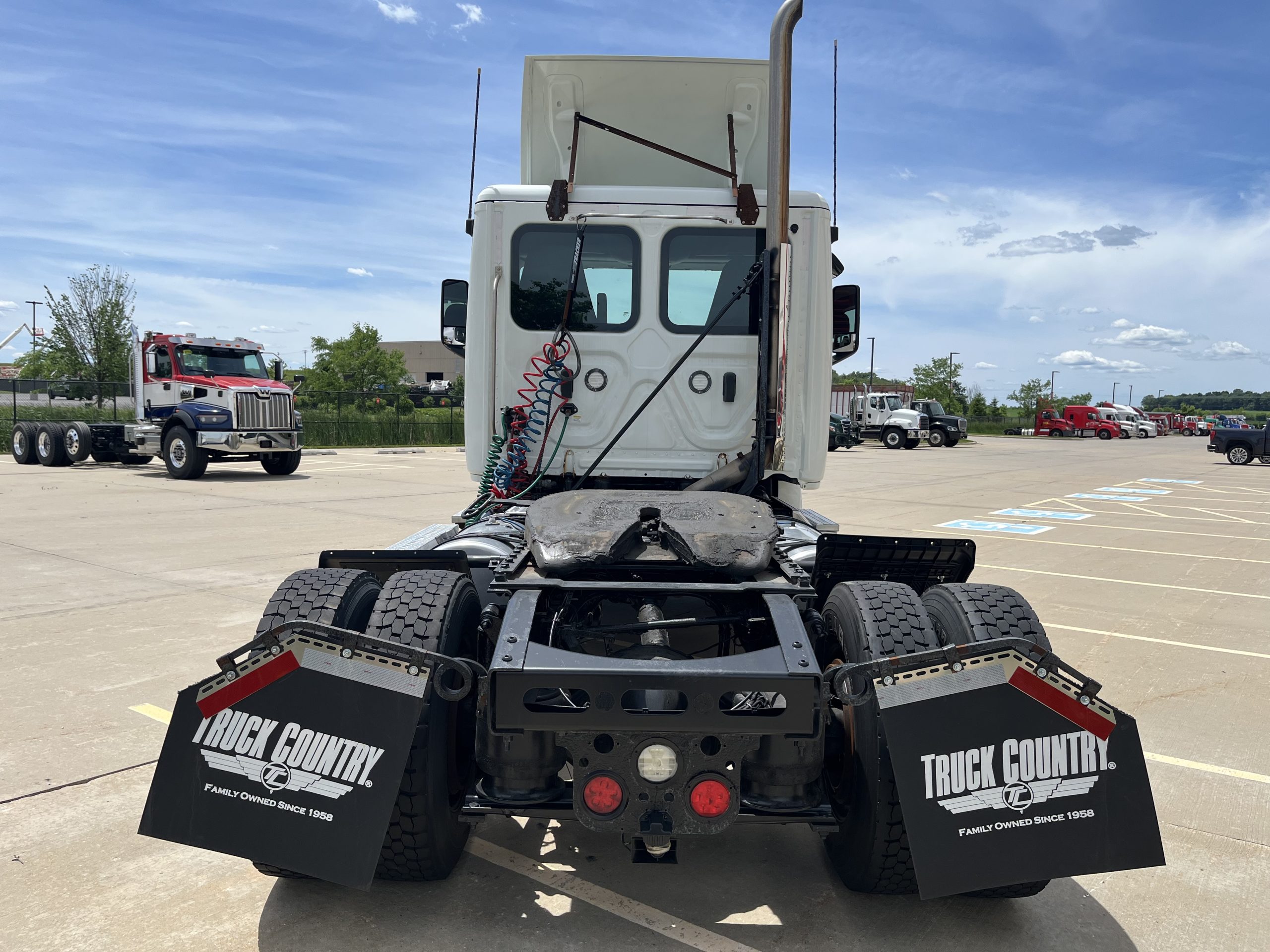 2019 Freightliner PT126DC 2019 Freightliner PT126DC - image 4 of 6