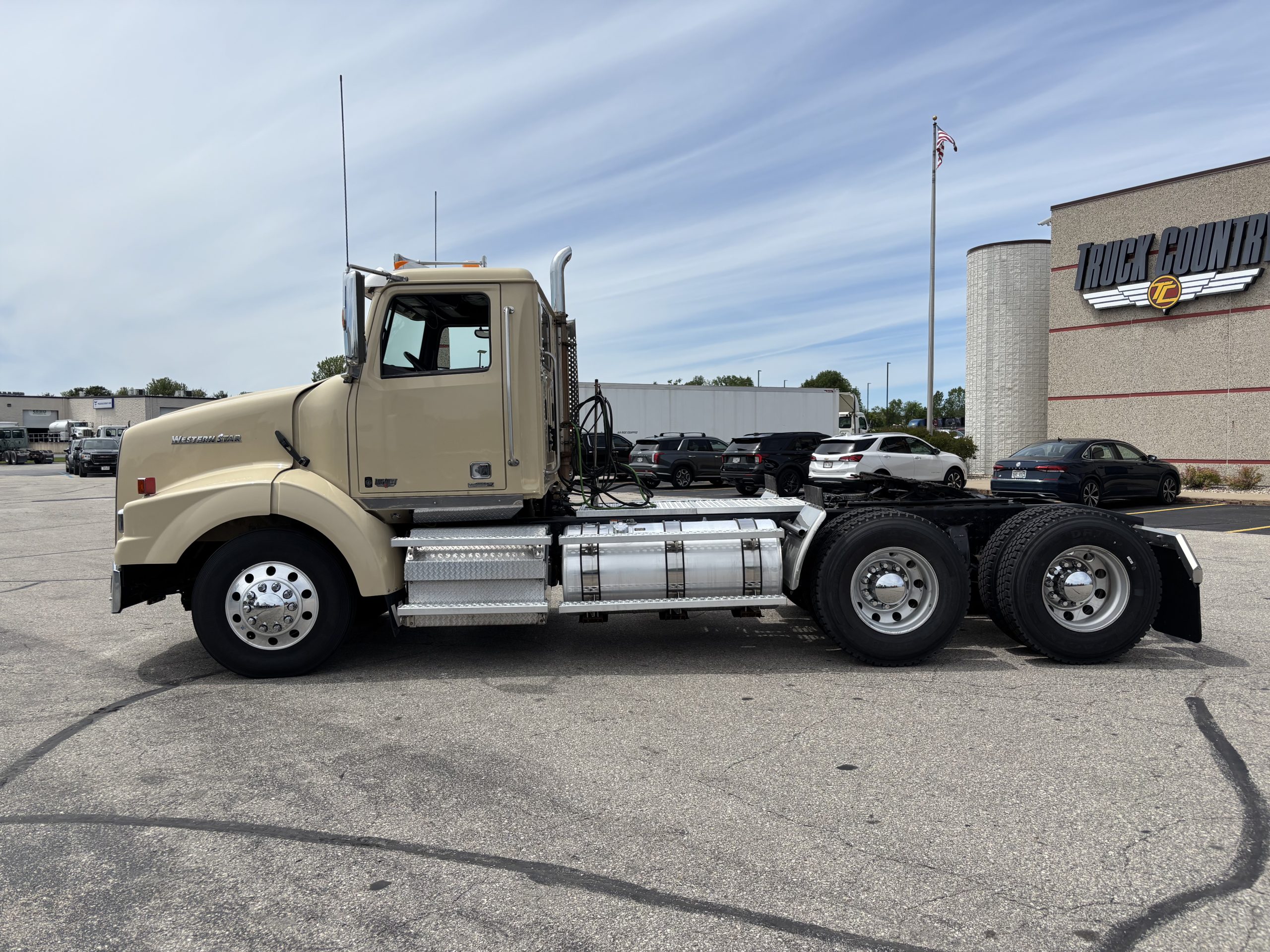 2020 Western Star 4900SA 2020 Western Star 4900SA - image 5 of 6