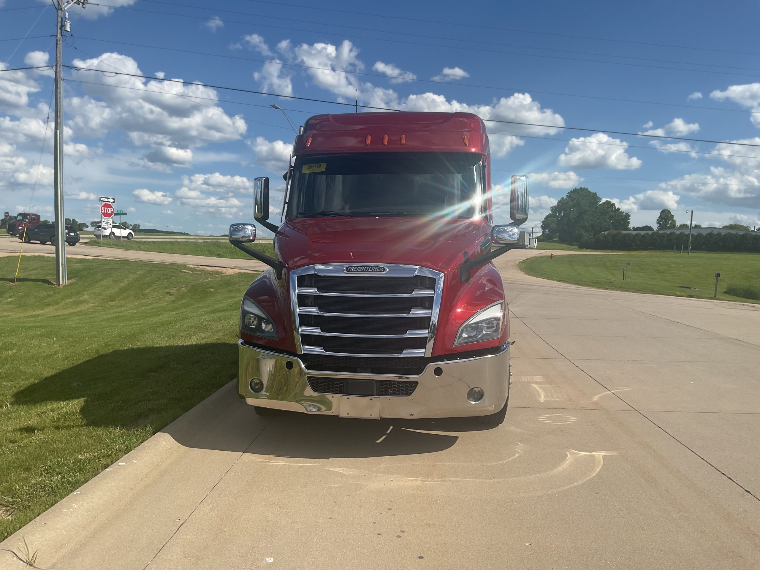 2023 Freightliner PT126SLP 2023 Freightliner PT126SLP - image 2 of 6