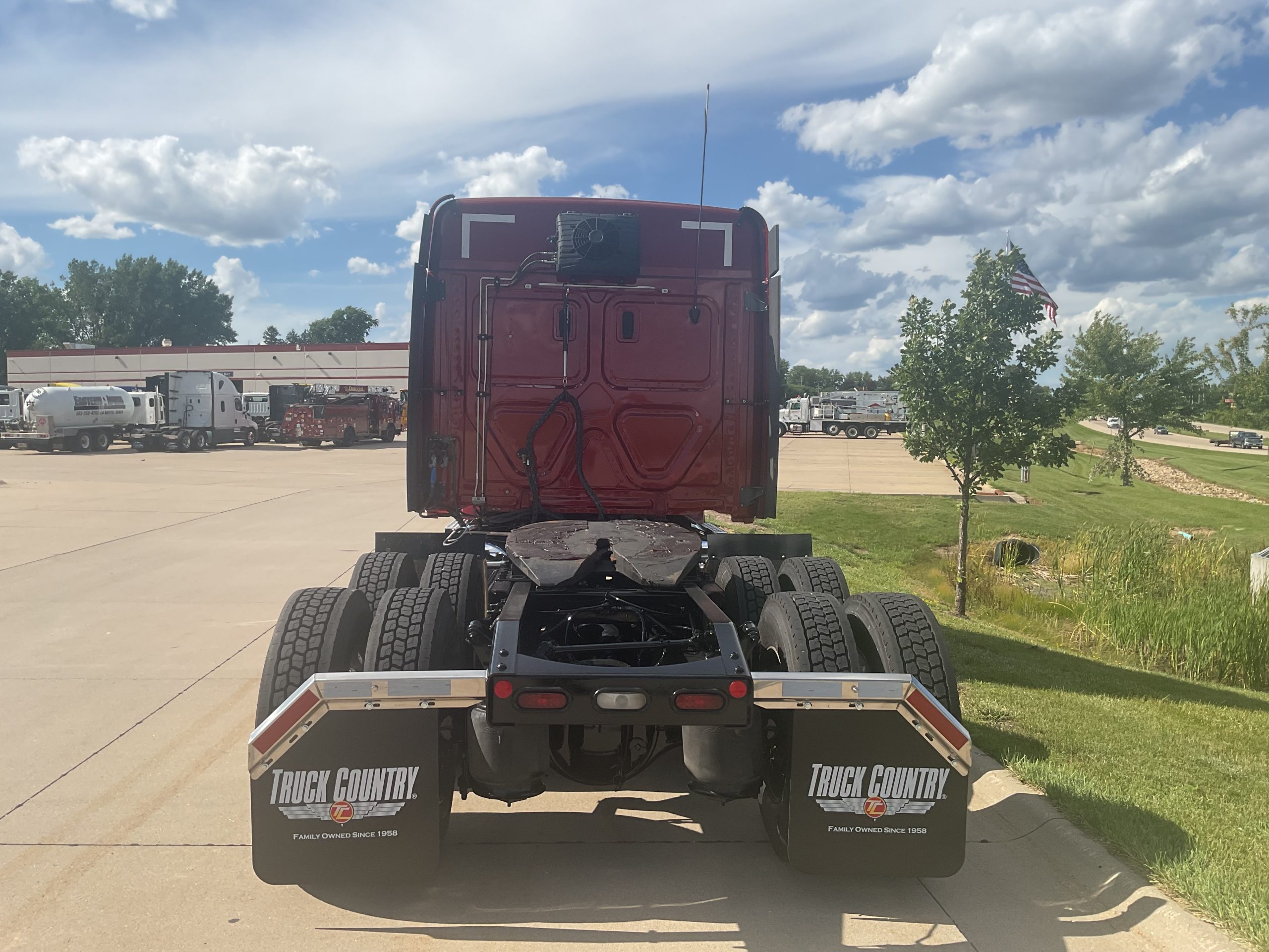 2023 Freightliner PT126SLP 2023 Freightliner PT126SLP - image 4 of 6