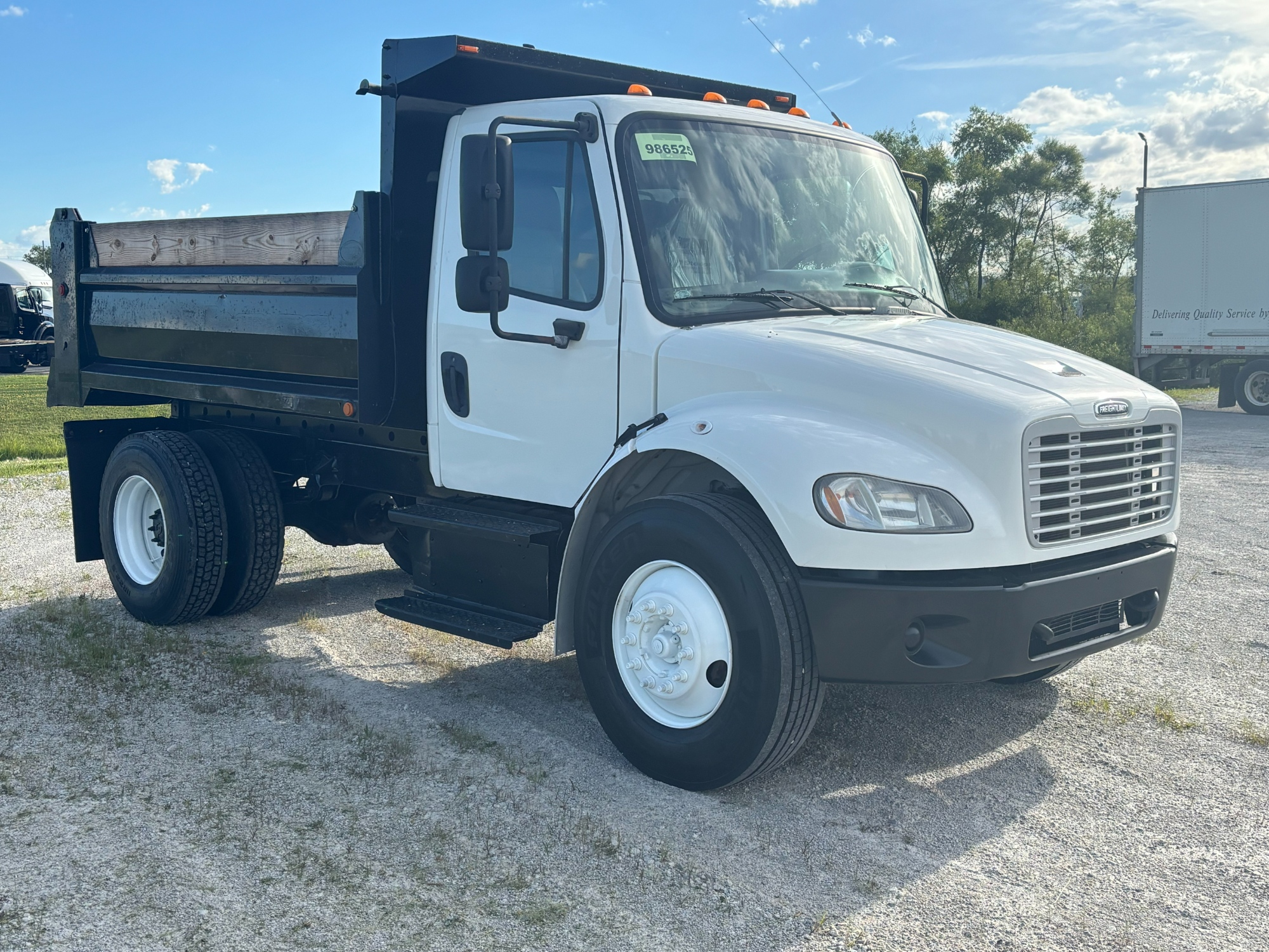 2017 Freightliner M2 106 2017 Freightliner M2 106 - image 3 of 6